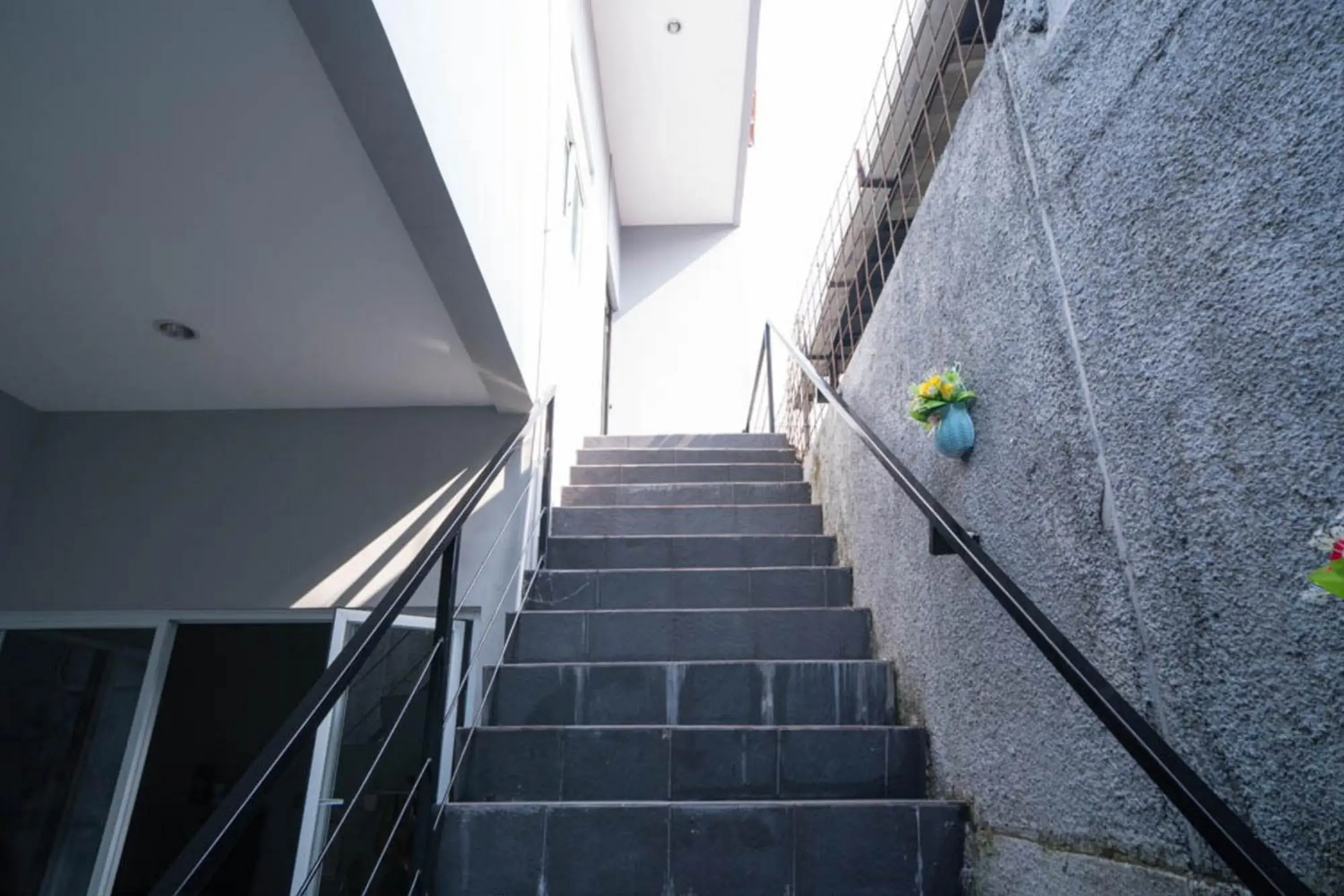 Property building in Nina House near Taman Budaya Sentul RedPartner Property building in Nina House near Taman Budaya Sentul RedPartner