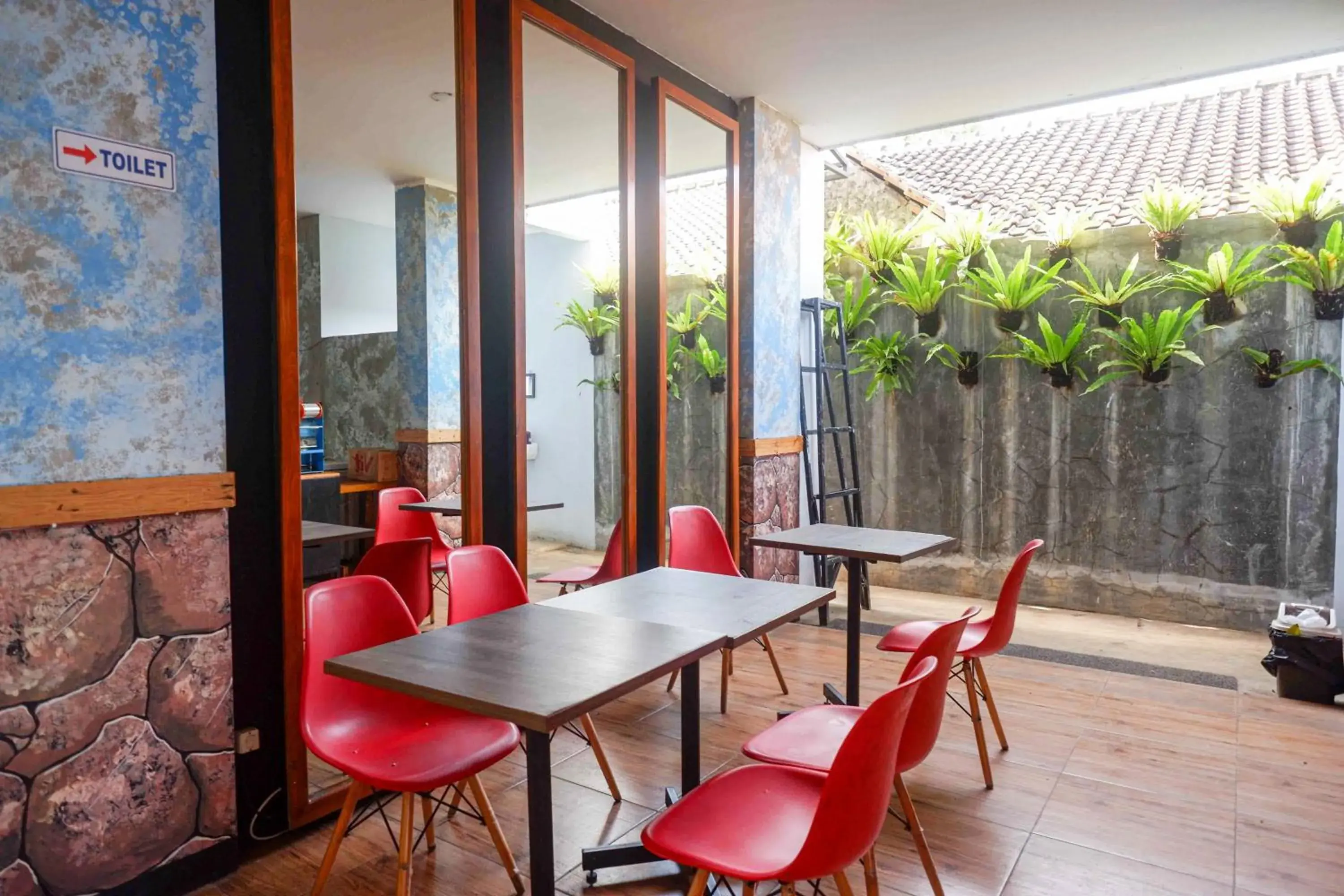 RedDoorz near Universitas Muhammadiyah Purwokerto 2 RedDoorz near Universitas Muhammadiyah Purwokerto 2