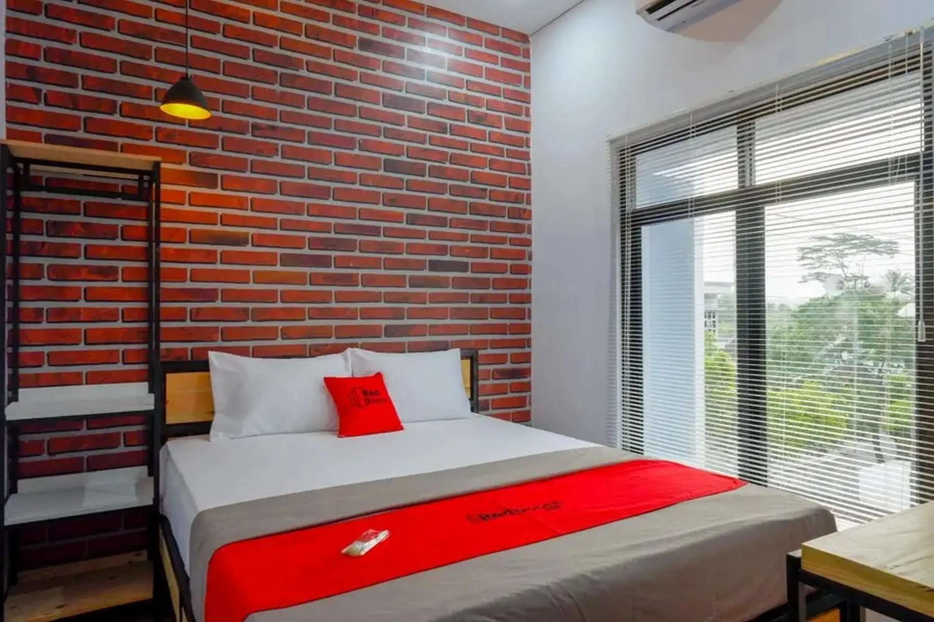 Bed in RedDoorz near Universitas Muhammadiyah Purwokerto 2 Bed in RedDoorz near Universitas Muhammadiyah Purwokerto 2