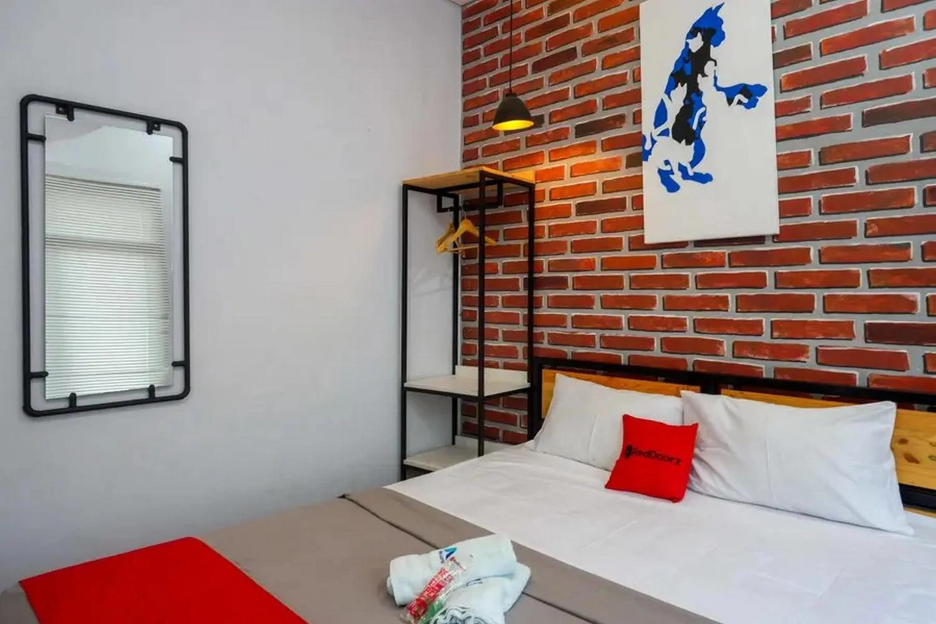 Bed in RedDoorz near Universitas Muhammadiyah Purwokerto 2