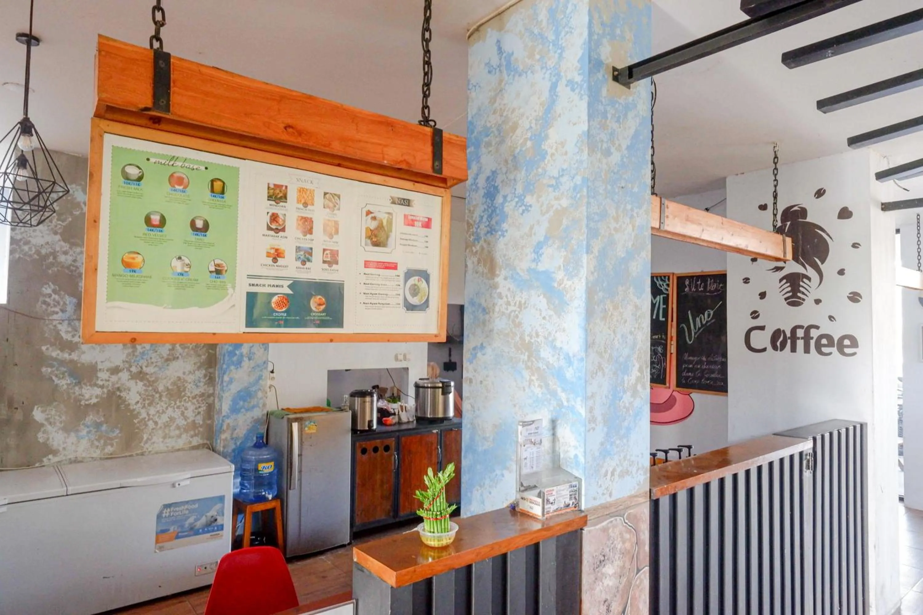 Restaurant/places to eat in RedDoorz near Universitas Muhammadiyah Purwokerto 2