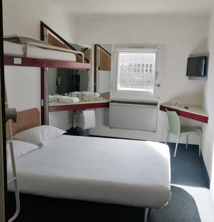 Bed in SUN1 Edenvale