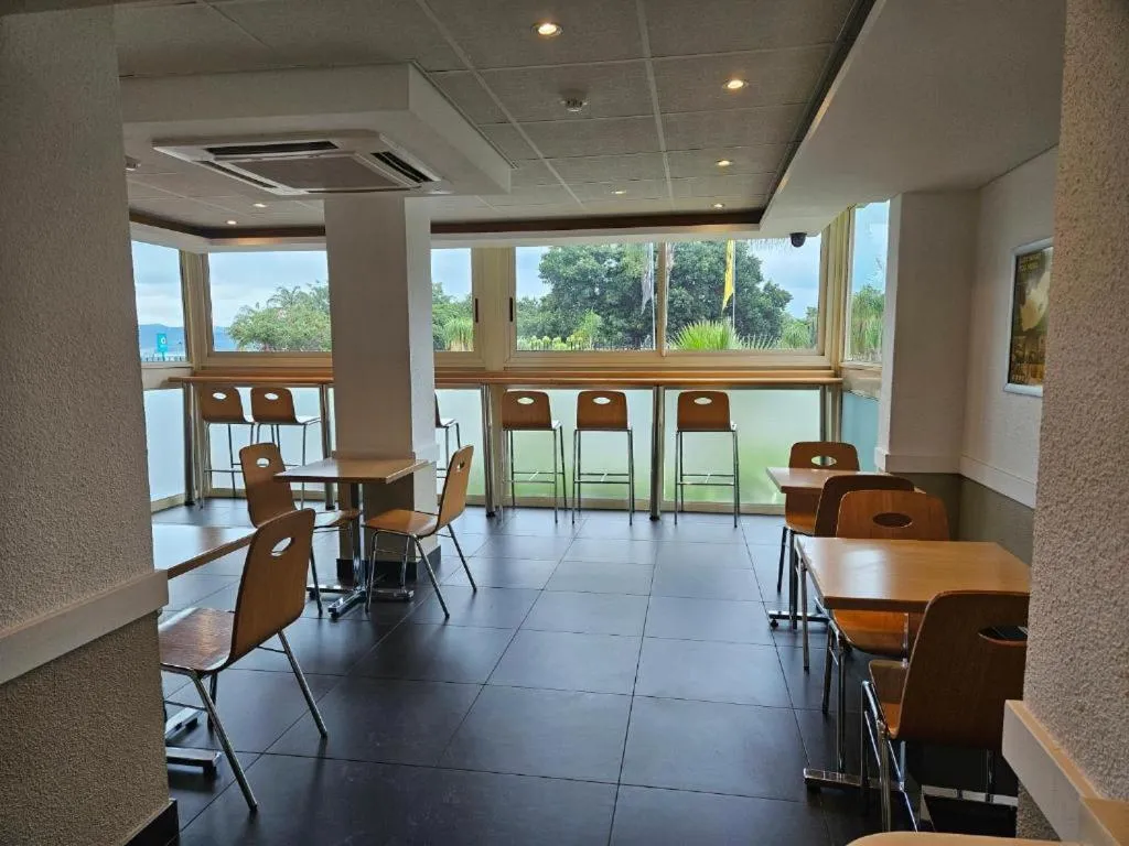 Restaurant/places to eat in SUN1 Edenvale