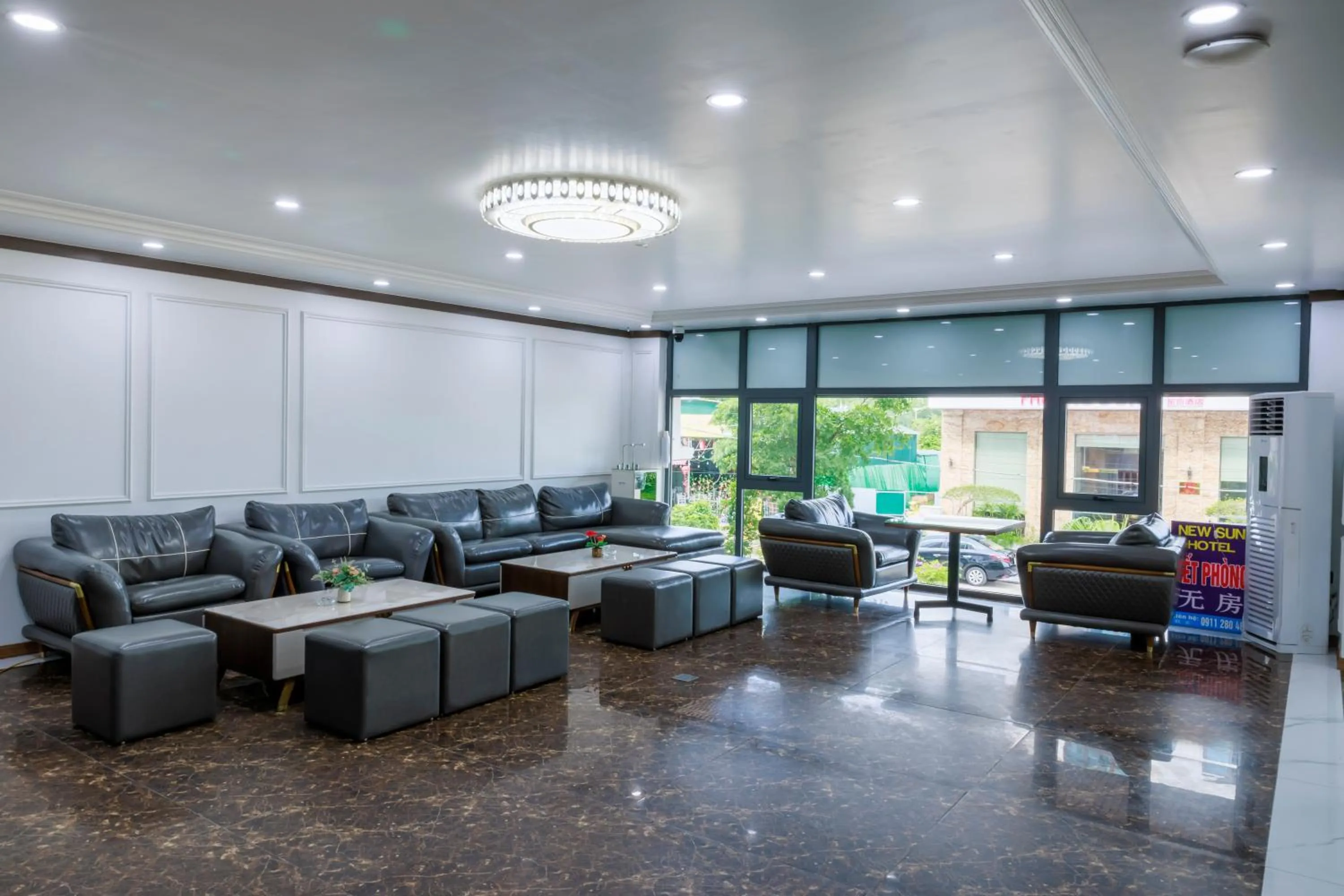 Seating area in New Sun Móng Cái Hotel