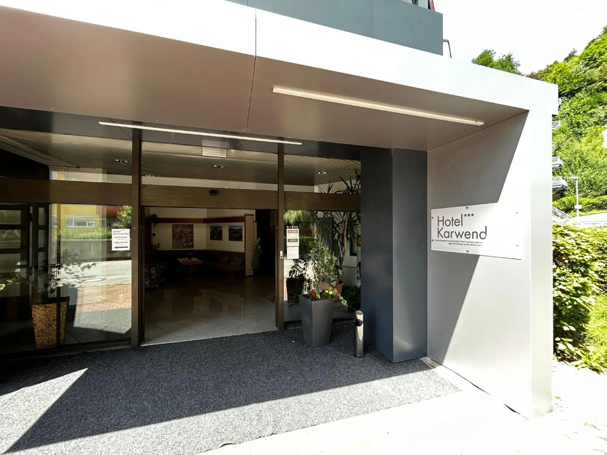 Facade/entrance in Sommerhotel Karwendel