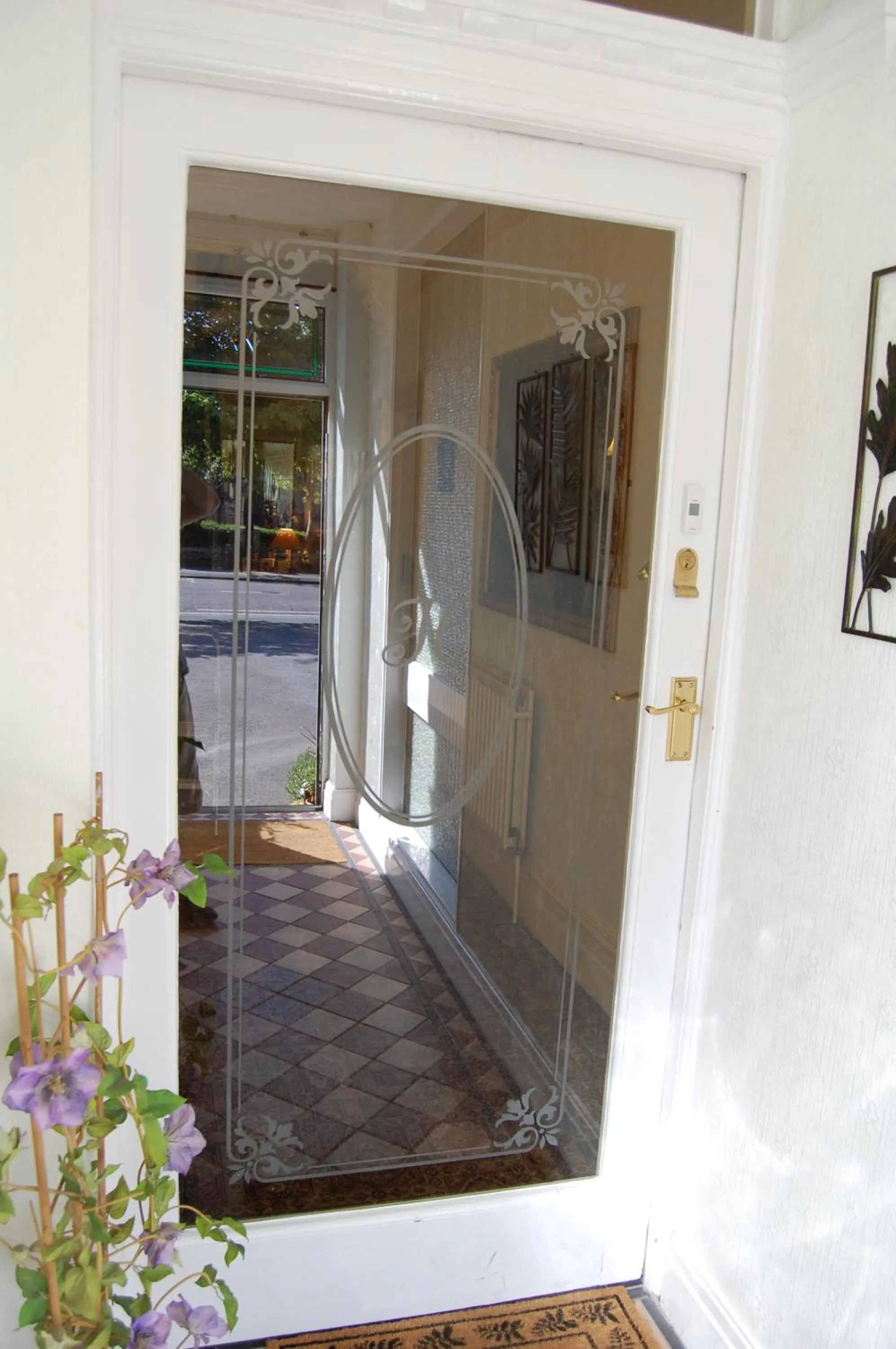 Facade/entrance in The Hollingworth