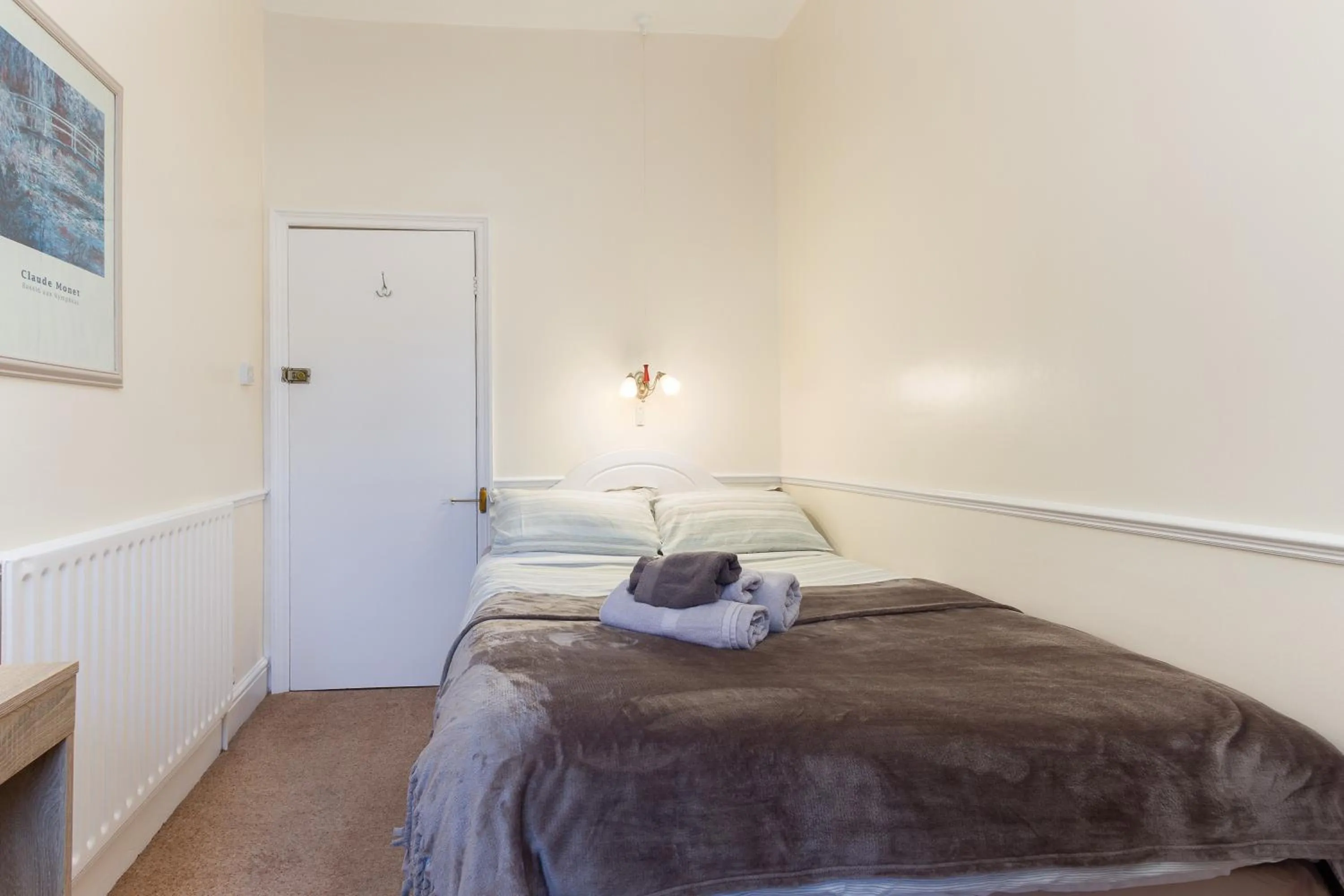 Bed in The Hollingworth