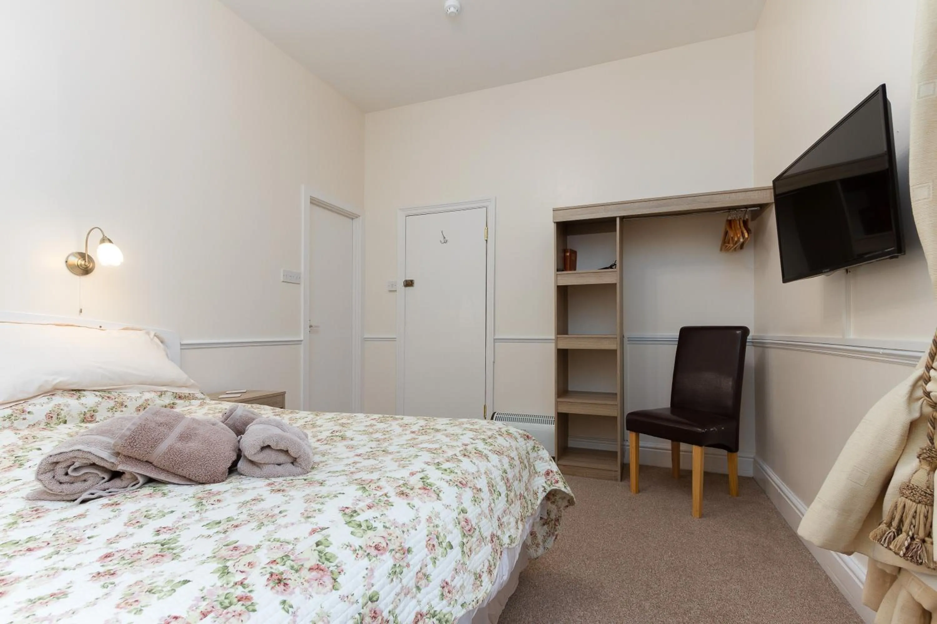 Bed in The Hollingworth