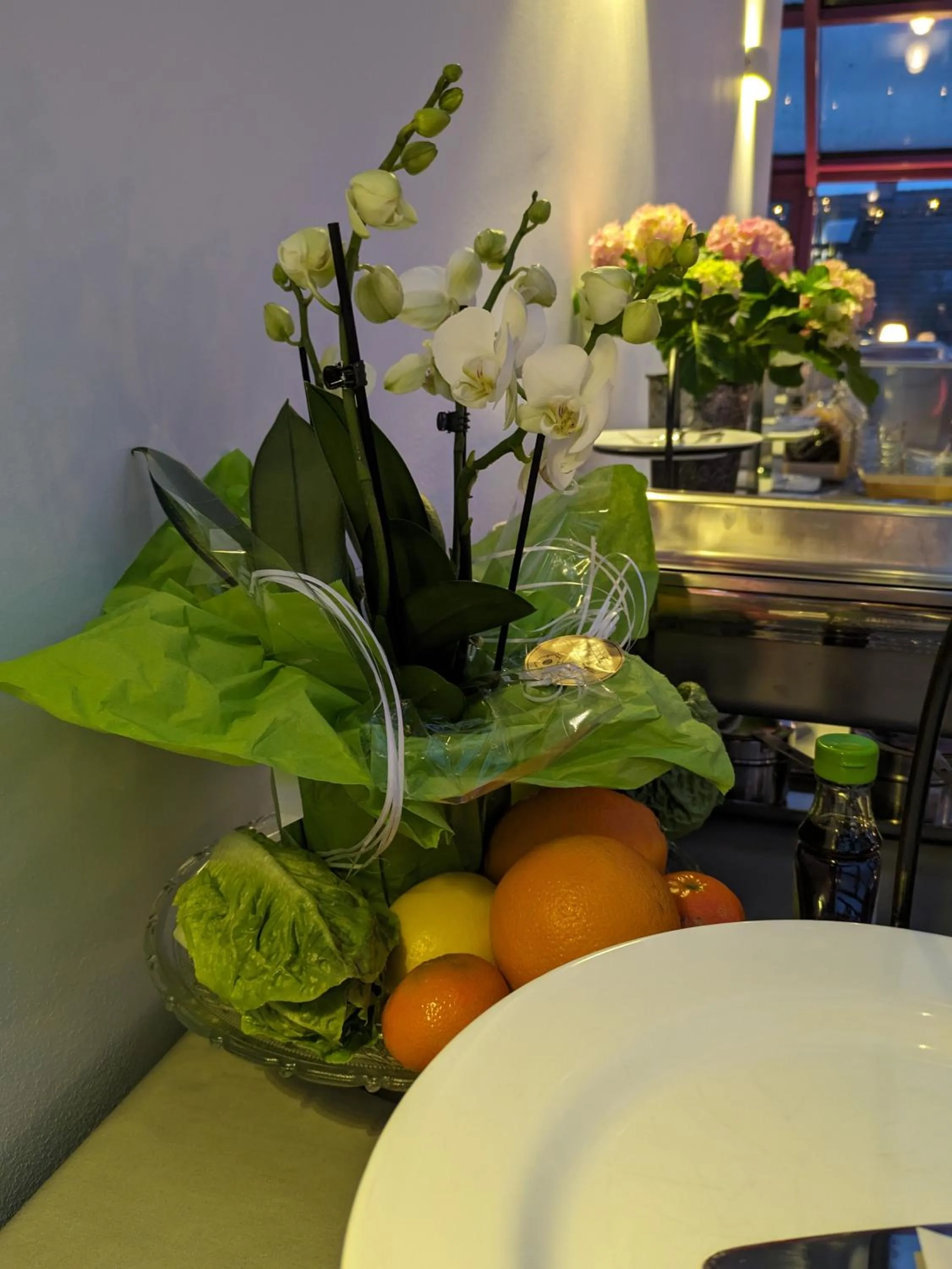 Restaurant/places to eat in Hotel Princess