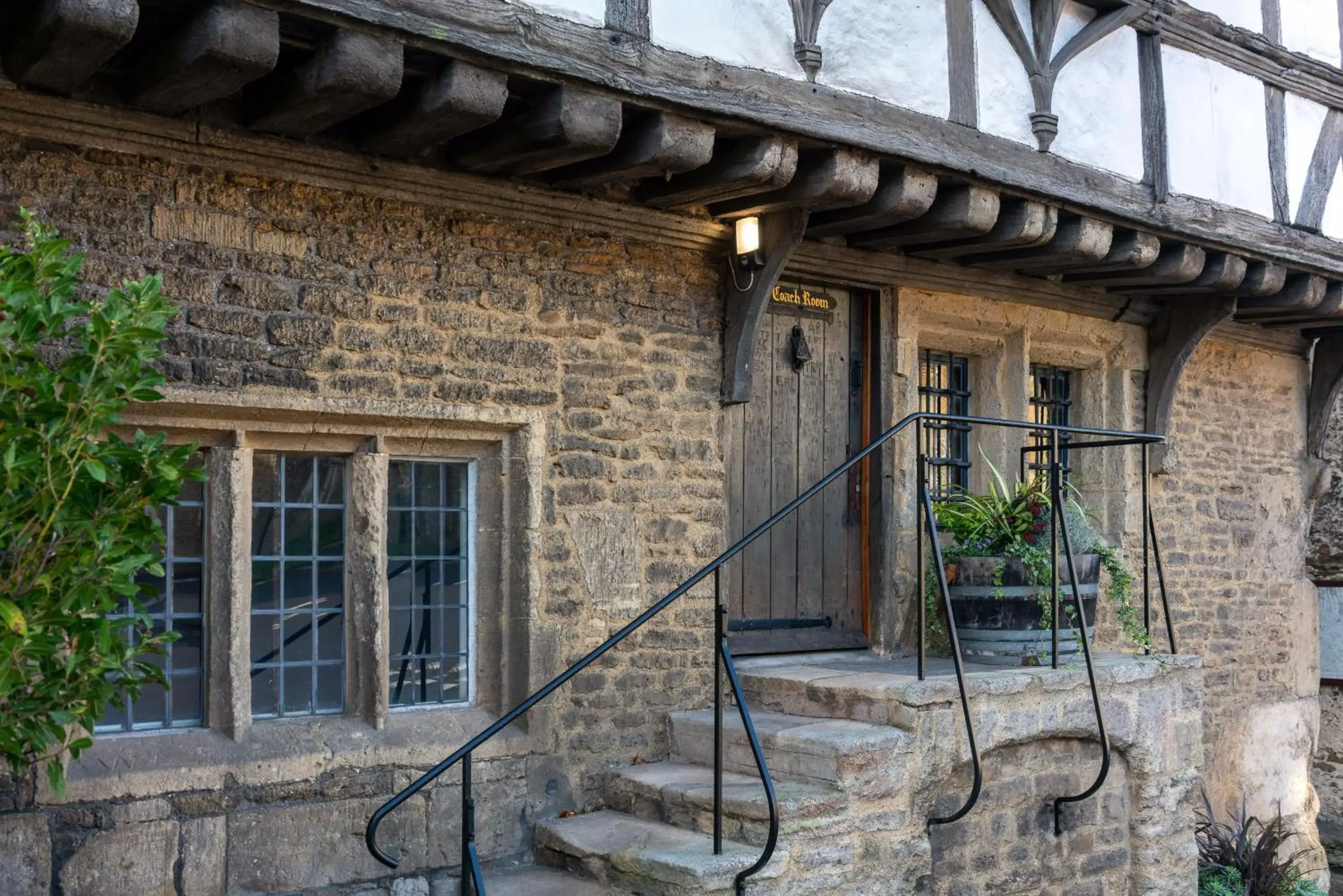 Basic Double Room Coach- George Inn in The George Inn & Plaine Basic Double Room Coach- George Inn in The George Inn & Plaine