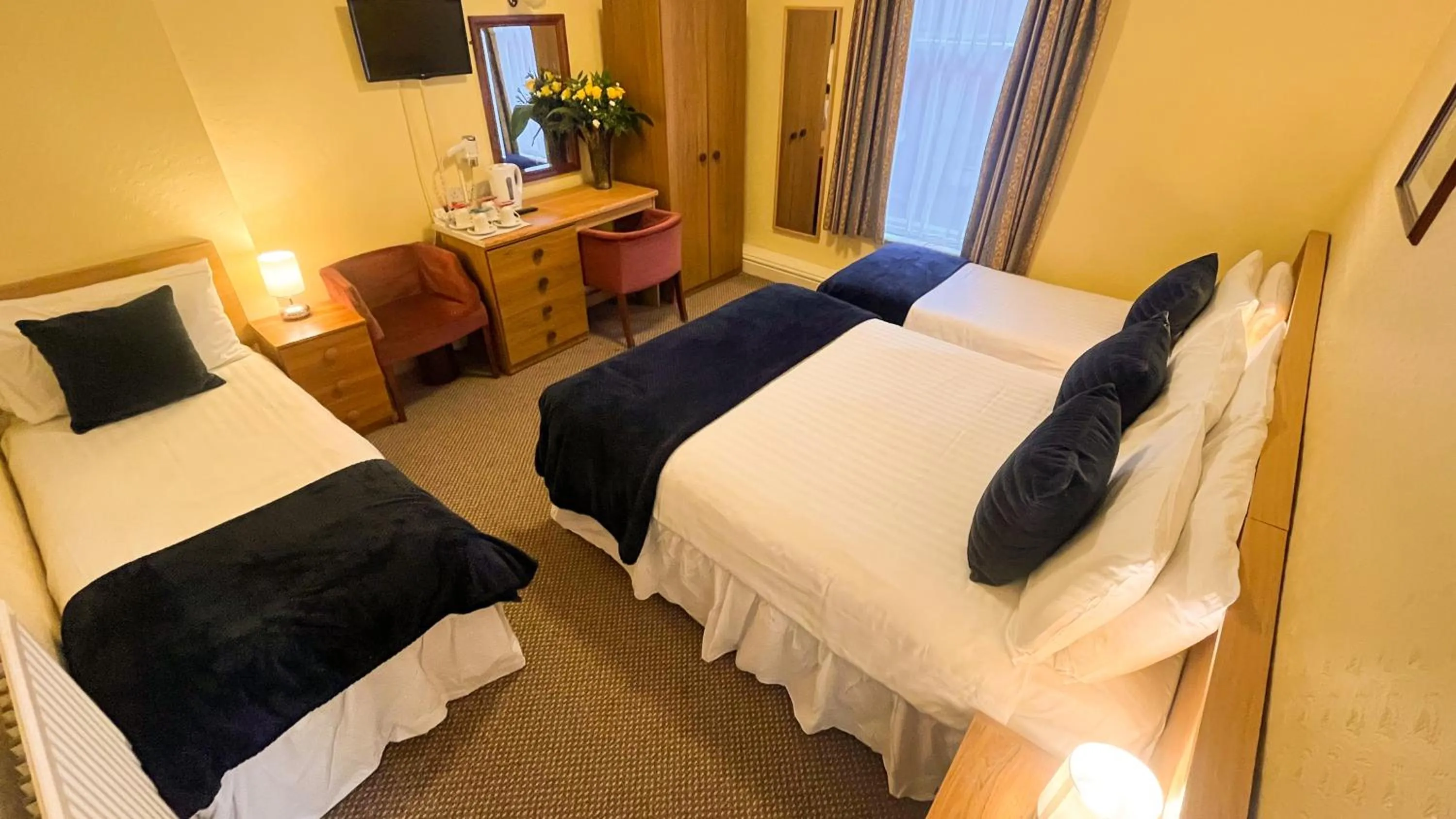 Bed in Sutcliffe Hotel