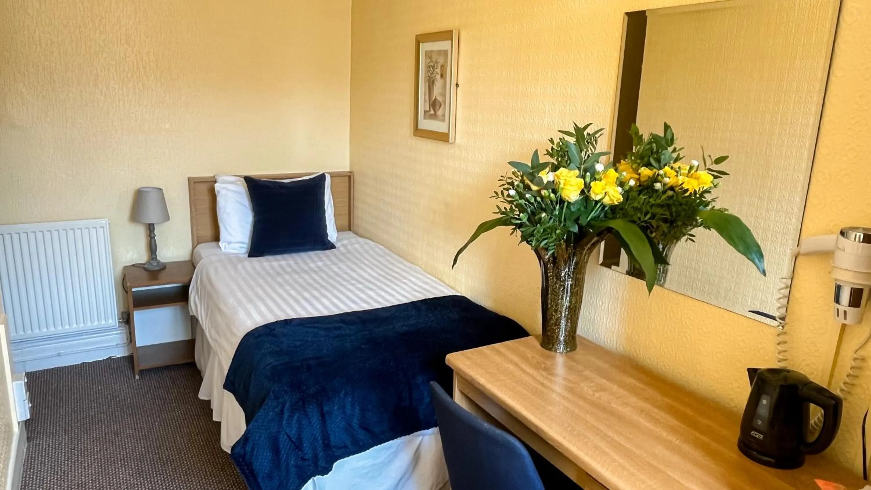 Bed in Sutcliffe Hotel