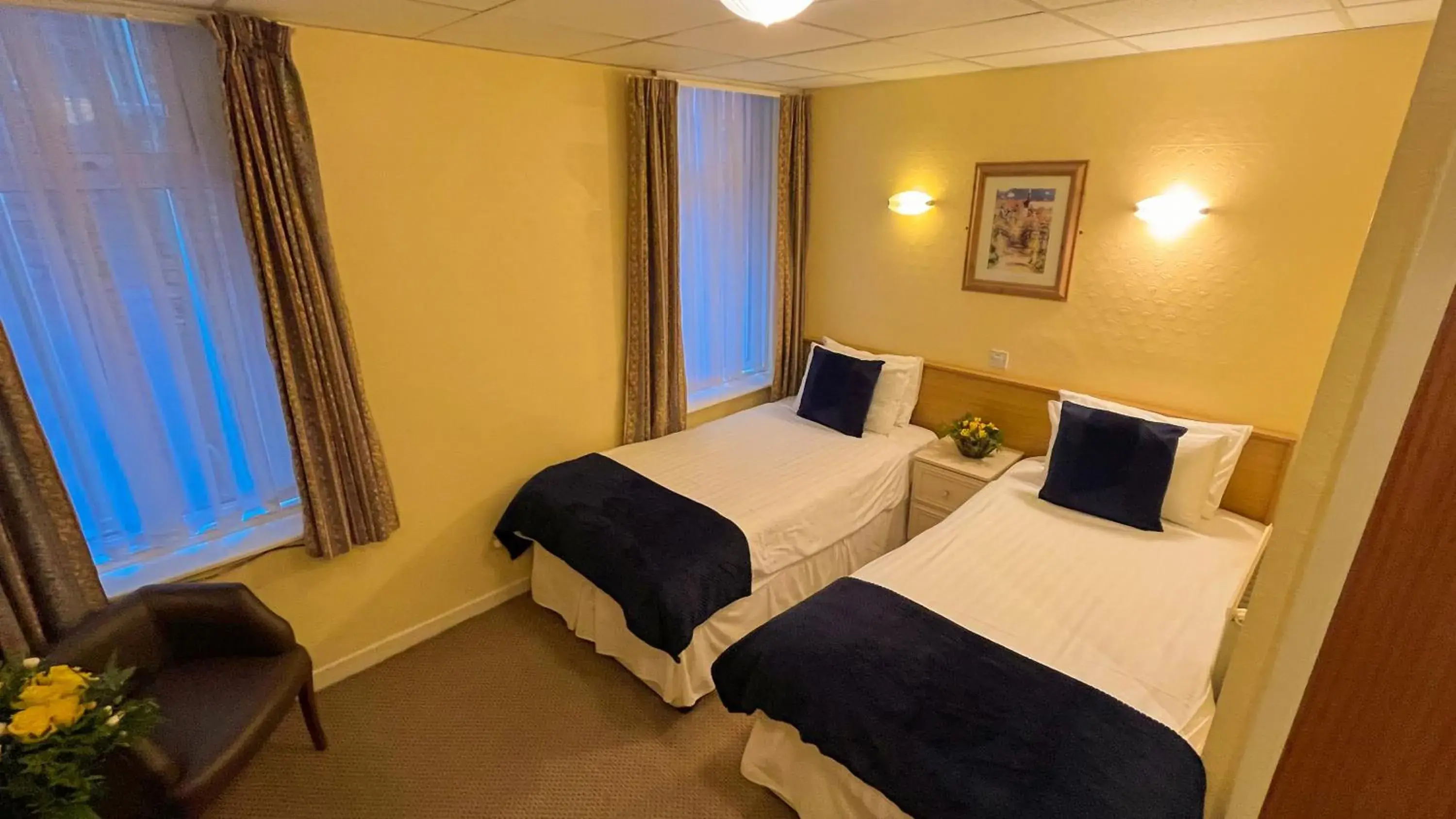 Twin Room in Sutcliffe Hotel Twin Room in Sutcliffe Hotel