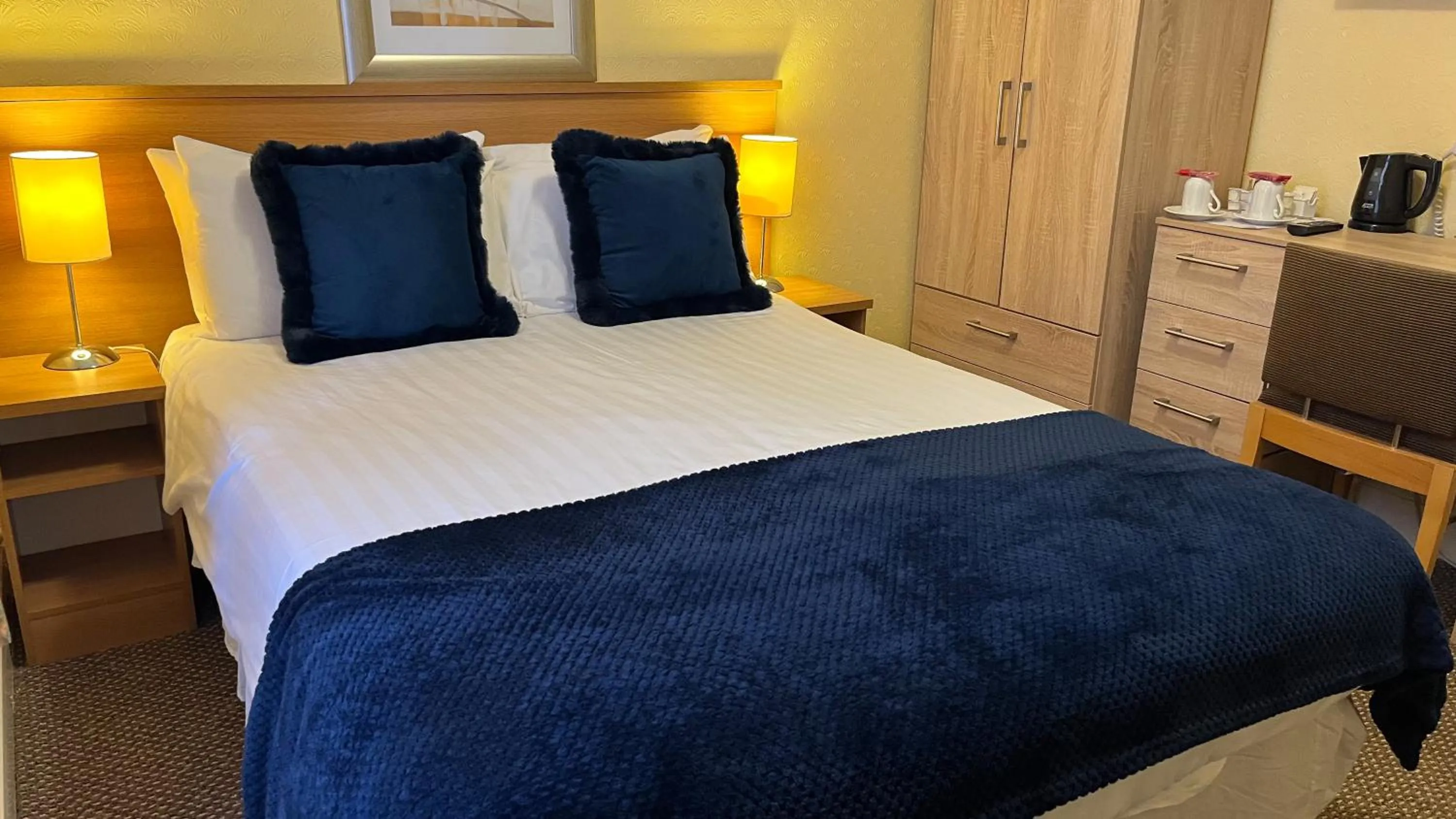 Bed in Sutcliffe Hotel