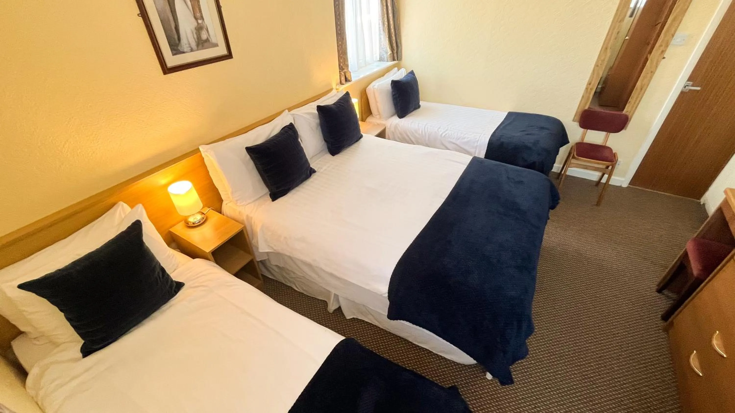 Bed in Sutcliffe Hotel