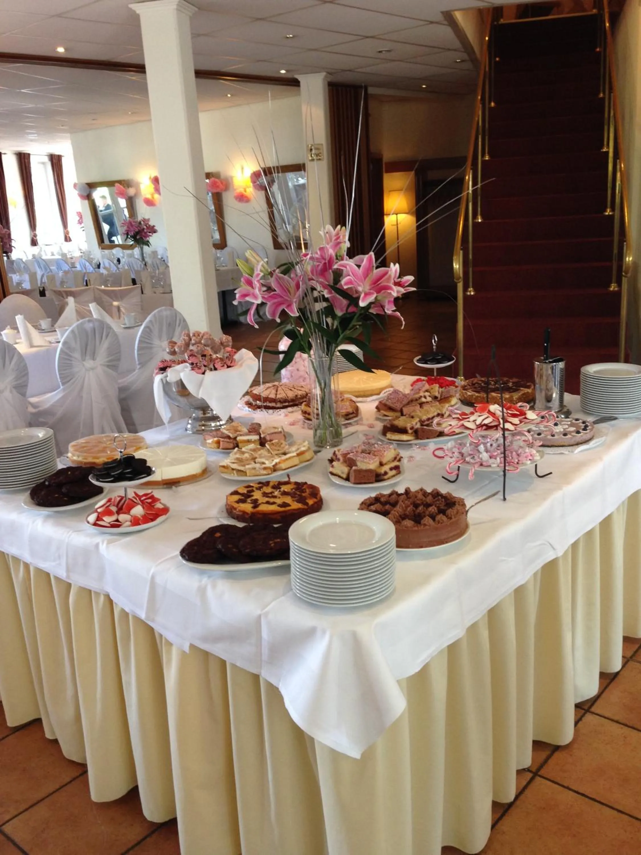 Restaurant/places to eat in Hotel Prinz Albrecht