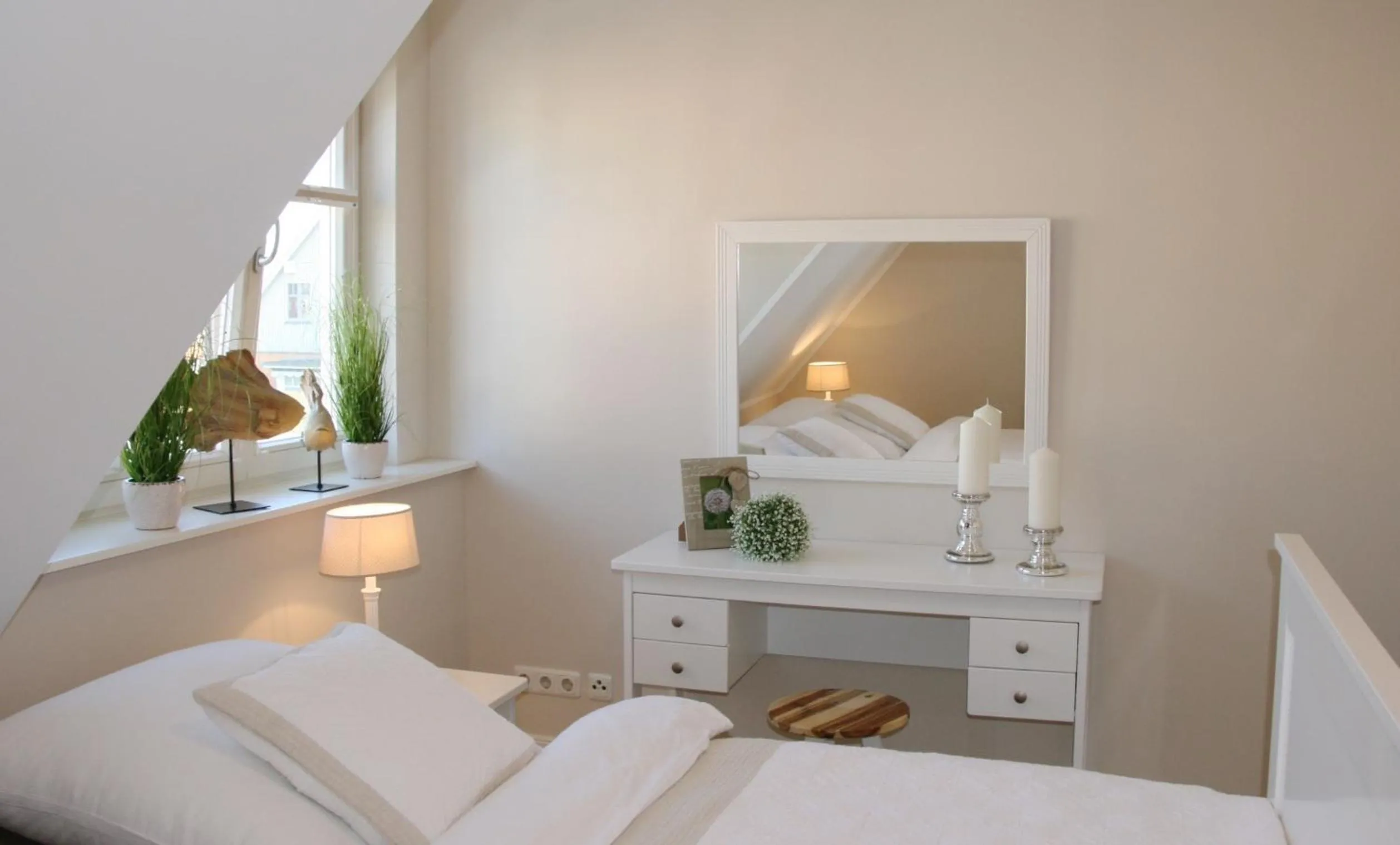 Bedroom, Bed in Neue Reihe 28 - Wohnung Kleine Auszeit