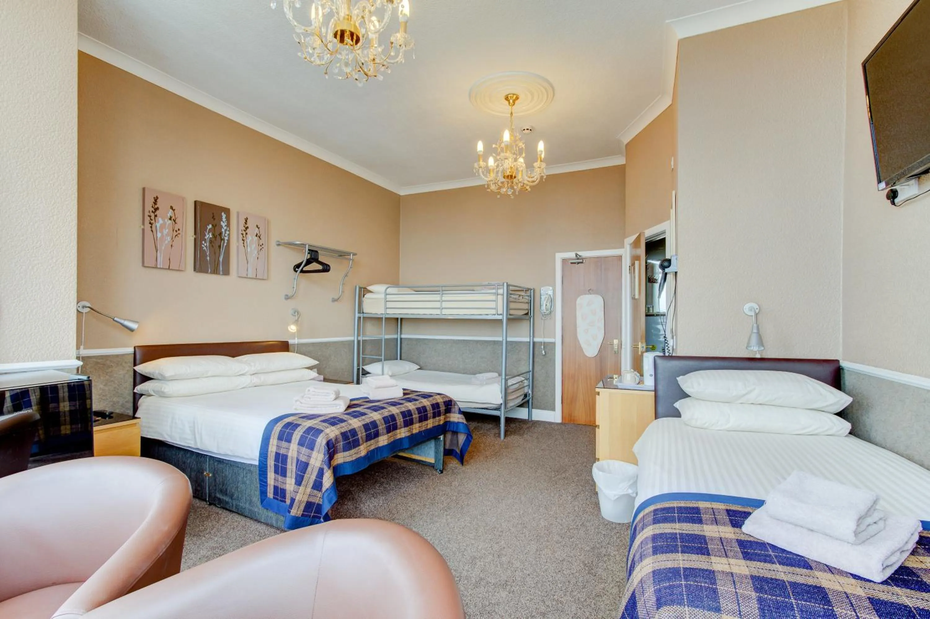 Photo of the whole room, Bed in New Brooklyn