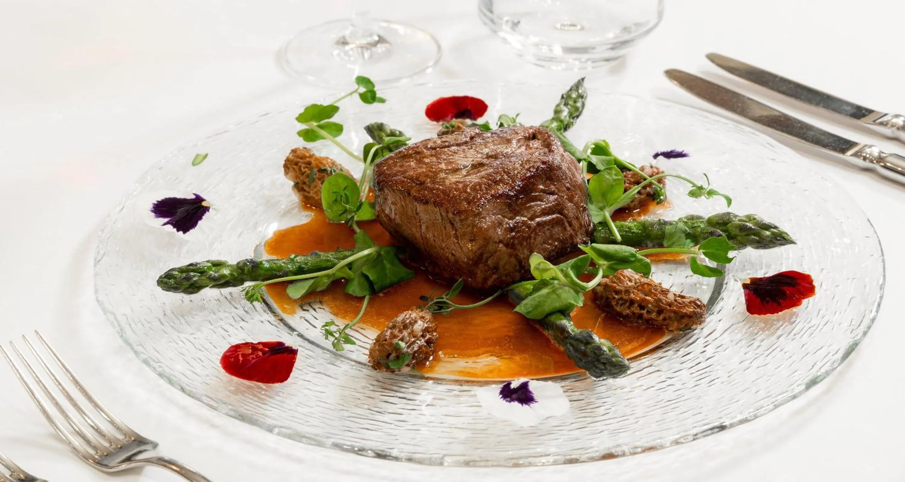 Restaurant/places to eat in Victor's Residenz-Hotel Schloss Berg