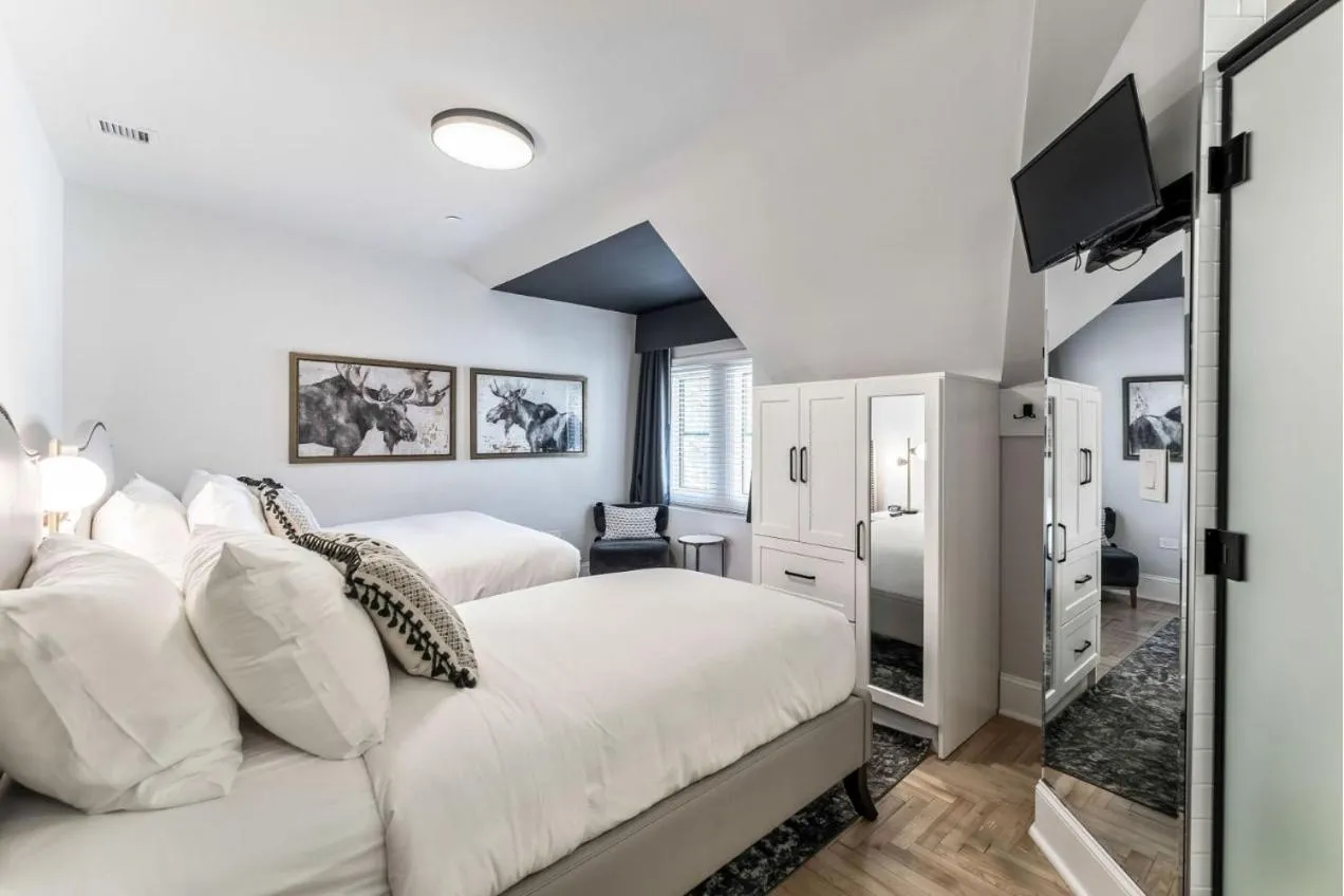 Photo of the whole room, Bed in The Inn on Officers' Garden