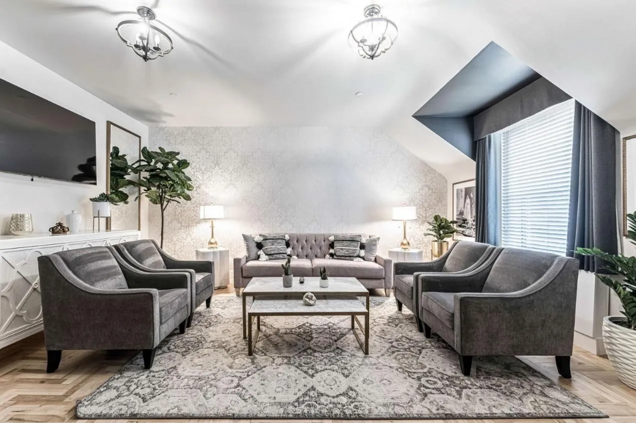 TV and multimedia in The Inn on Officers' Garden