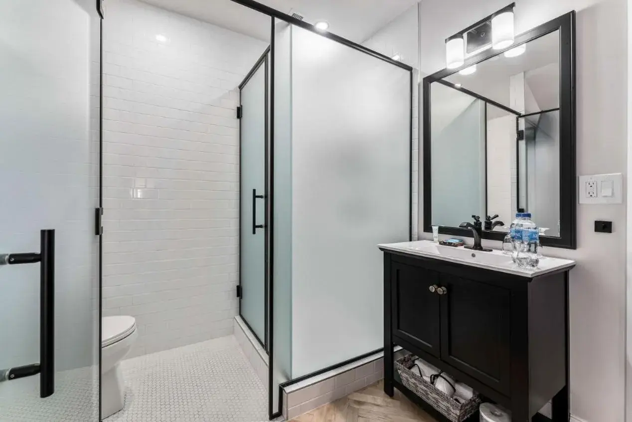 Deluxe Double or Twin Room in The Inn on Officers' Garden Deluxe Double or Twin Room in The Inn on Officers' Garden