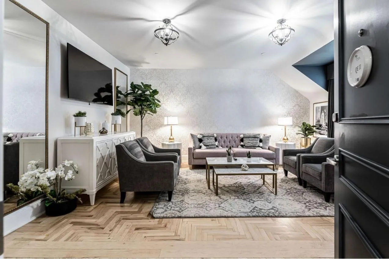 TV and multimedia in The Inn on Officers' Garden