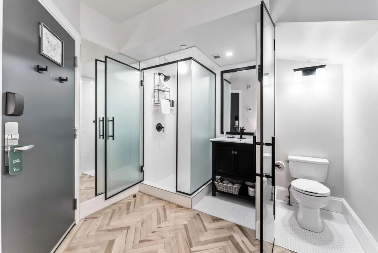Bathroom in The Inn on Officers' Garden
