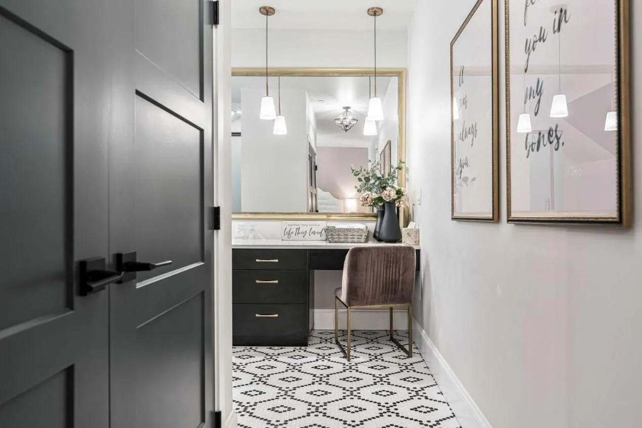 Bathroom in The Inn on Officers' Garden