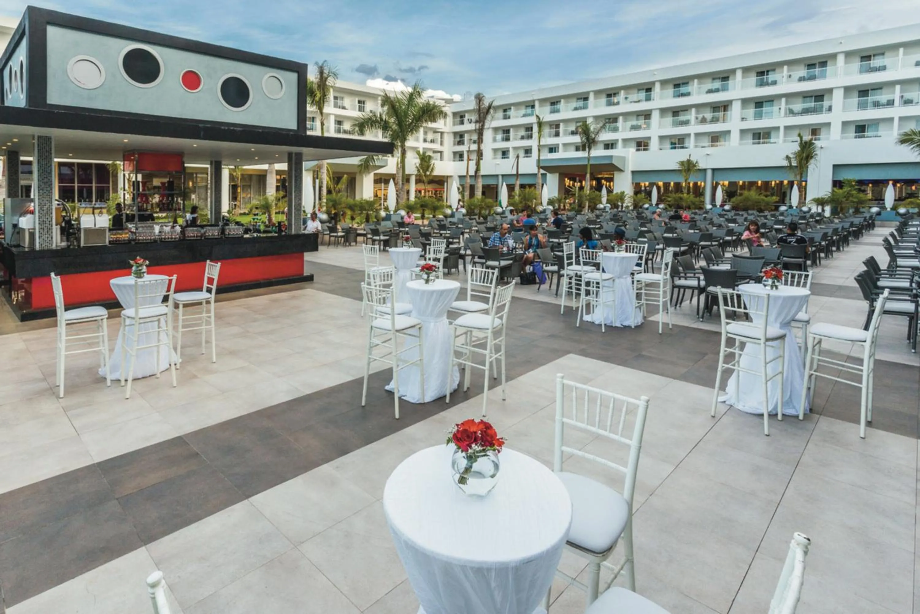 Lounge or bar in Riu Republica - Adults Only - All Inclusive