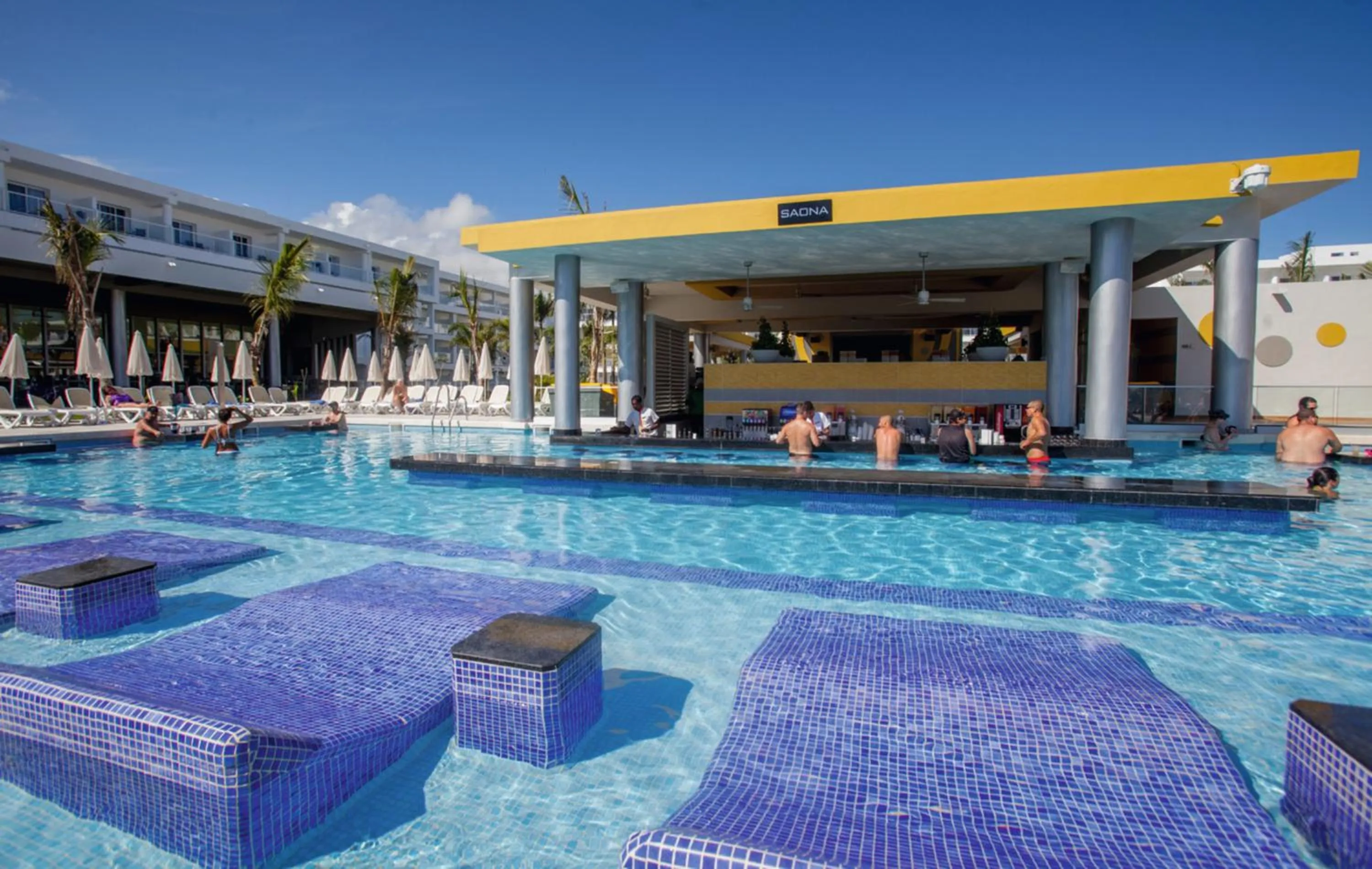 Swimming pool in Riu Republica - Adults Only - All Inclusive