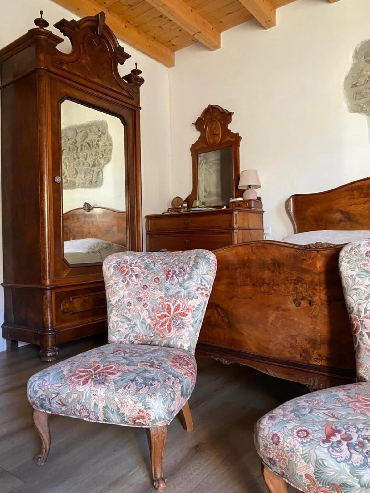 furniture in B&B La Corte del Segrino