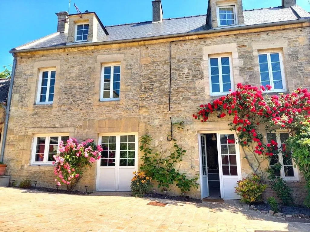 Heritage stone house BnB with Gourmet Breakfast - Chambres d'hôtes de charme entre Bayeux et les plages du débarquement
