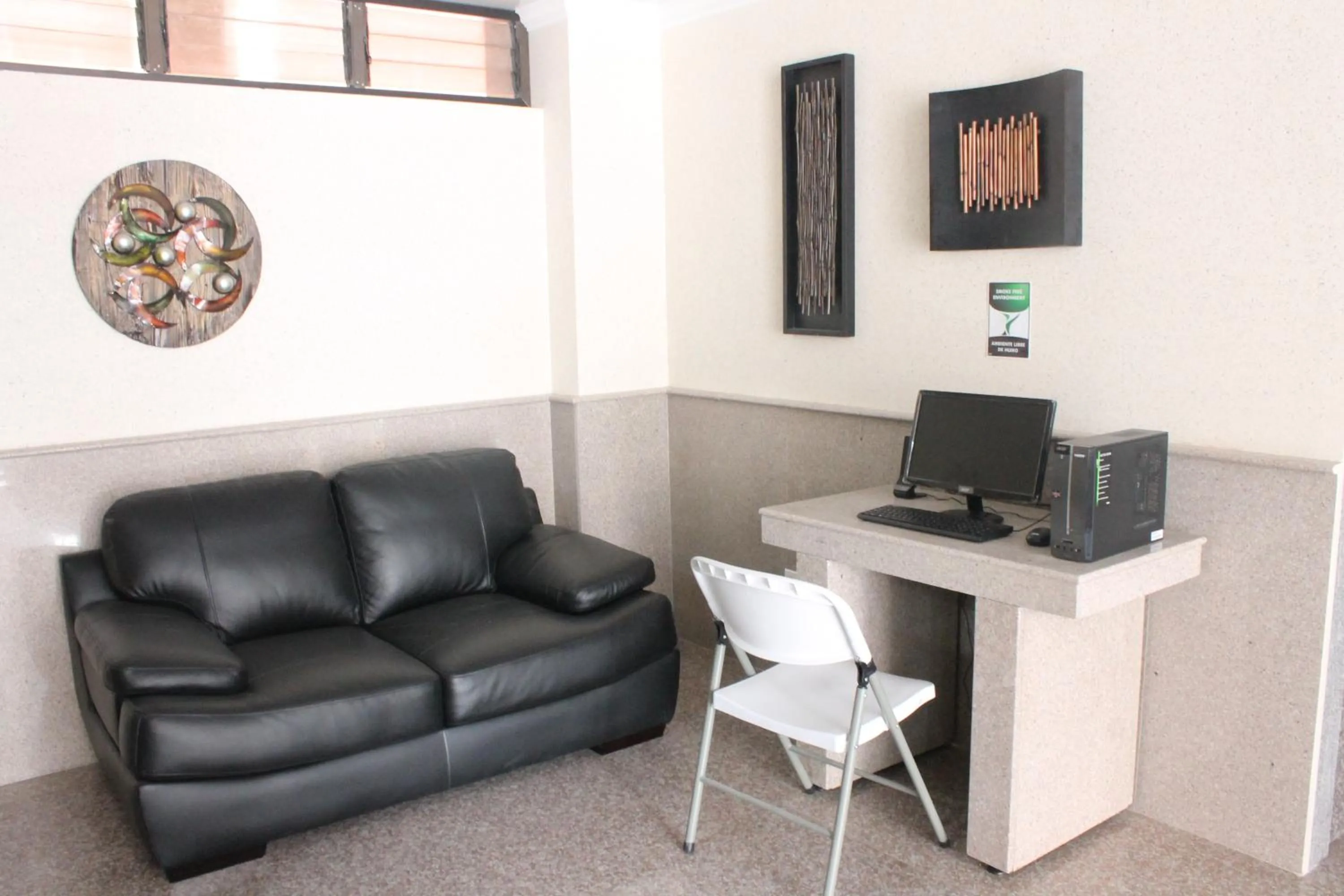 Business facilities in Hoteles Bogotá Inn Lago Chico Zona Rosa