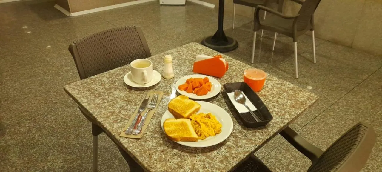 Breakfast in Hoteles Bogotá Inn Lago Chico Zona Rosa