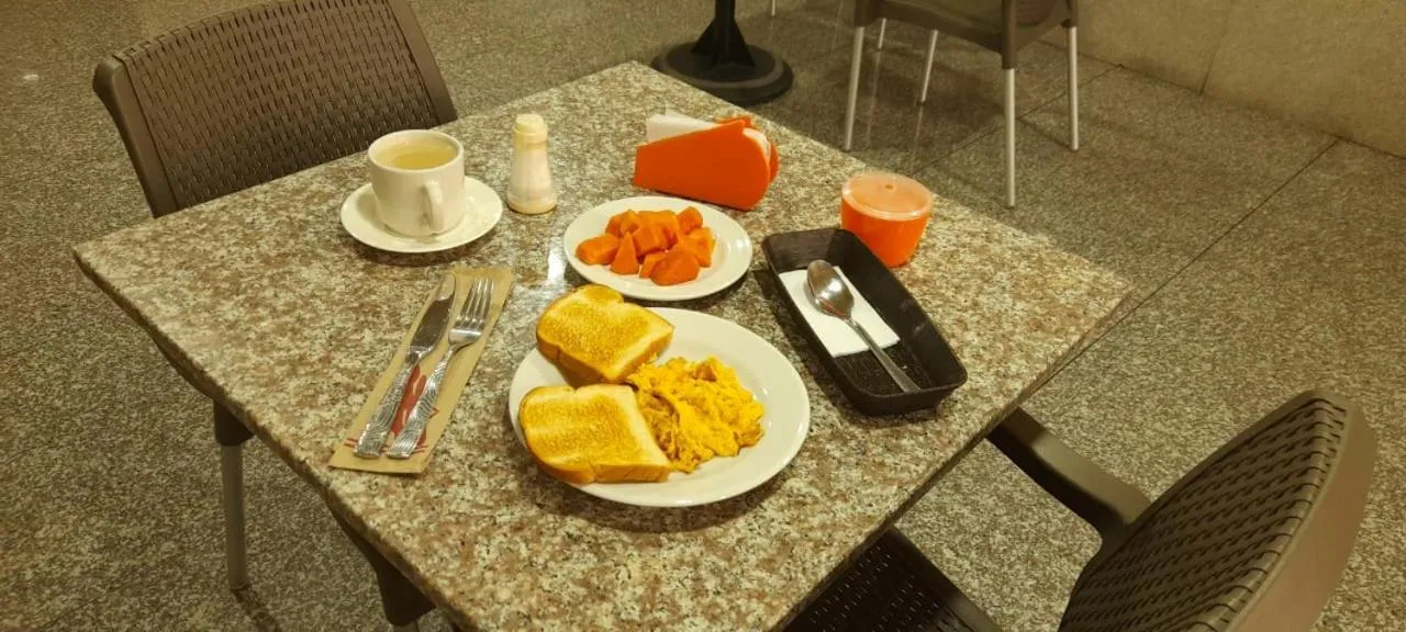 Breakfast in Hoteles Bogotá Inn Lago Chico Zona Rosa