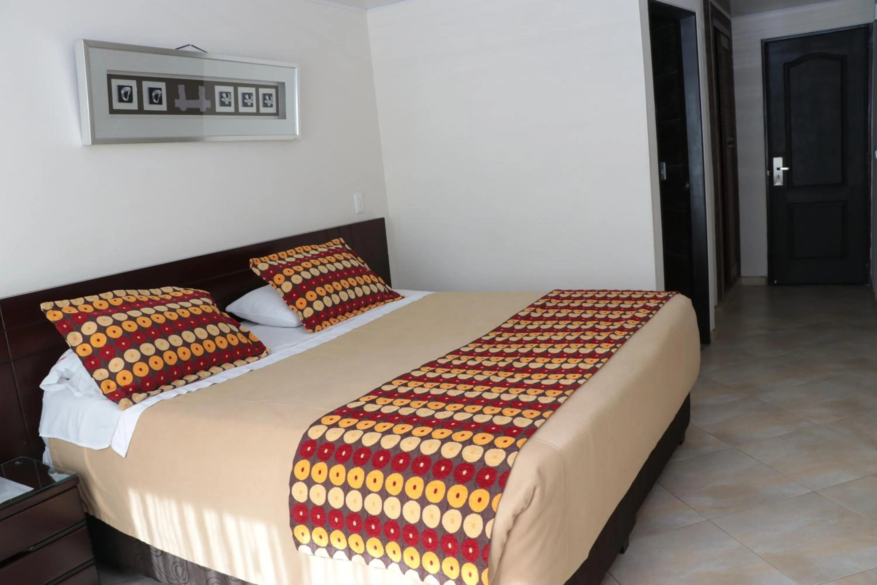 Bed in Hoteles Bogotá Inn Lago Chico Zona Rosa
