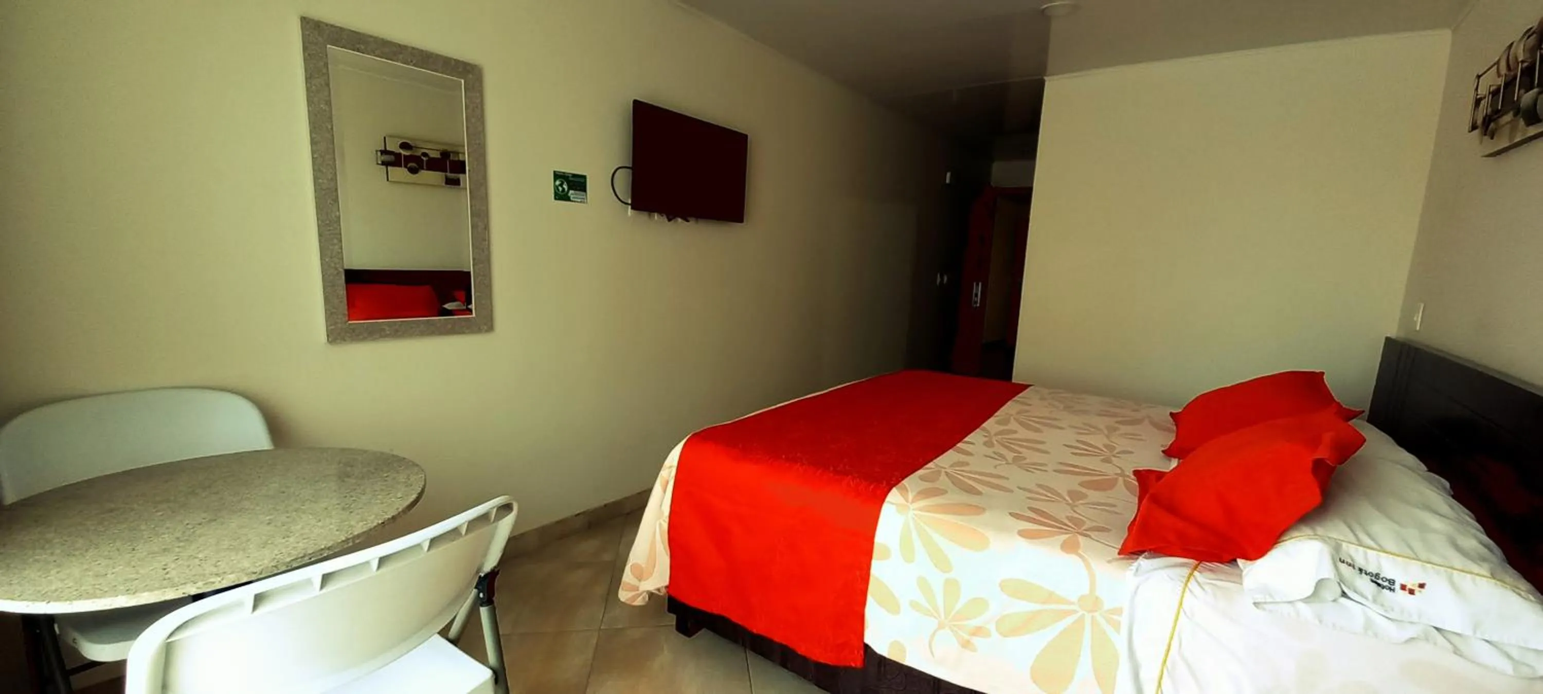 Bed in Hoteles Bogotá Inn Lago Chico Zona Rosa