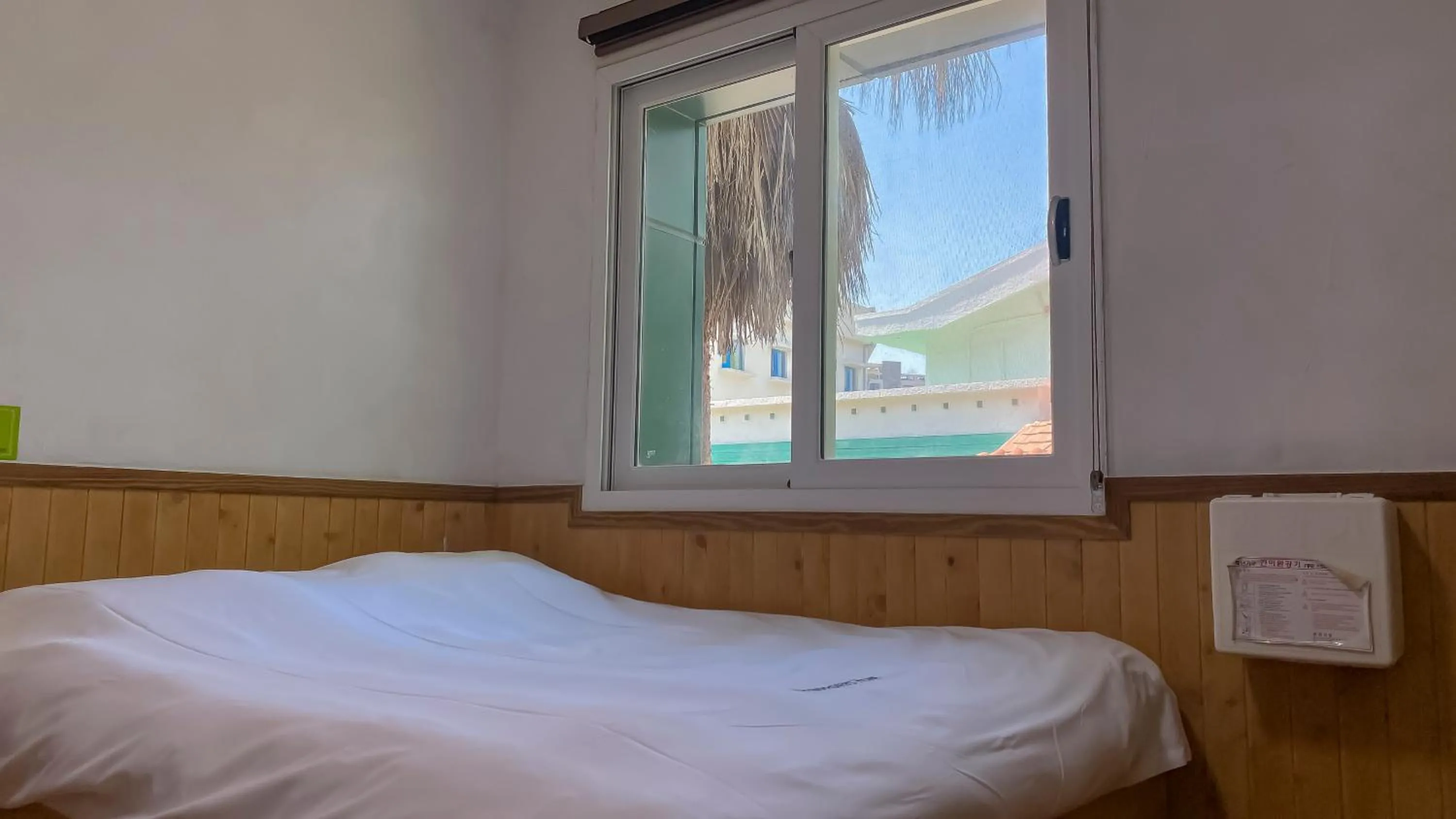 Bed in Backpacker's Home