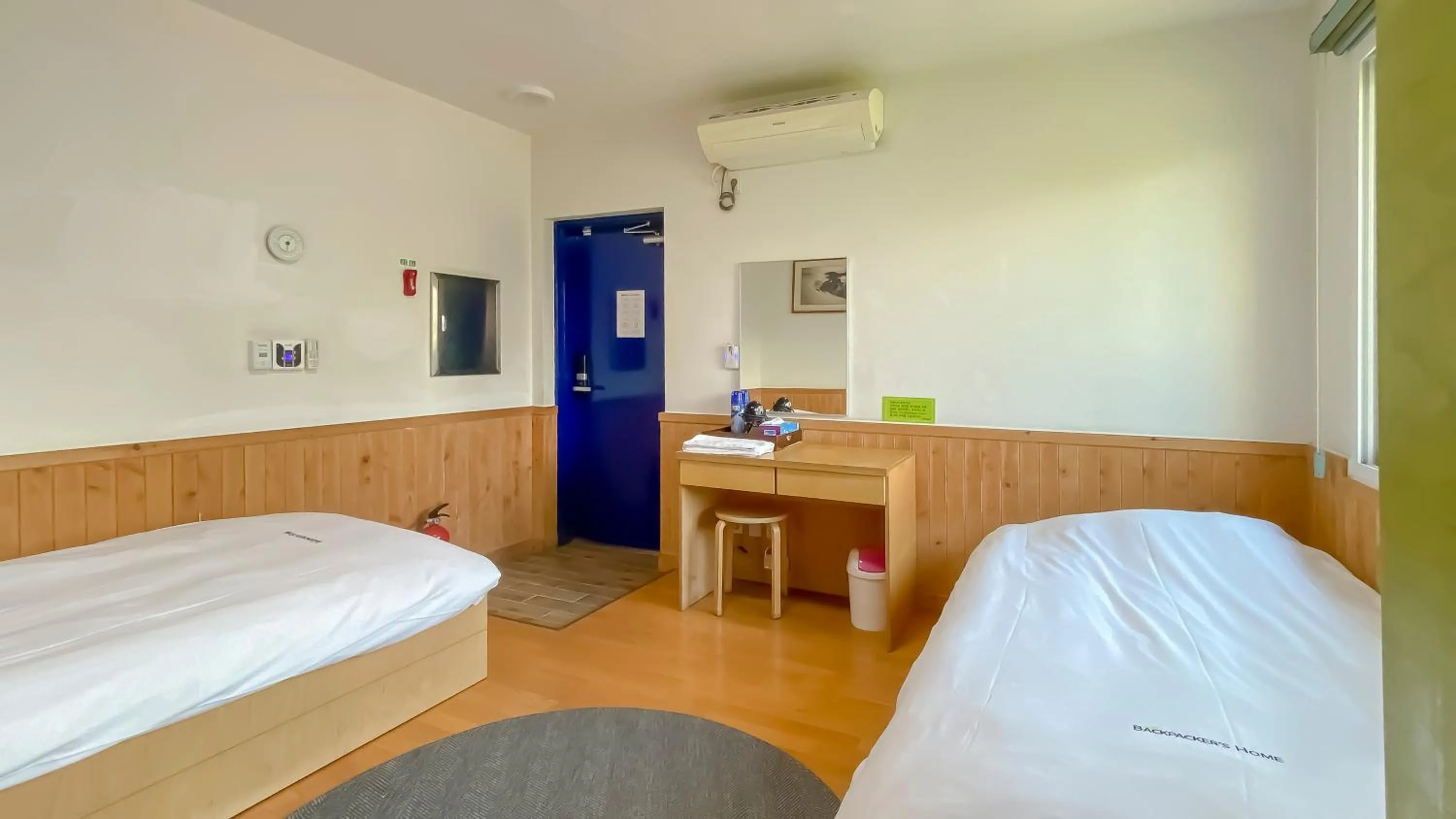 Bed in Backpacker's Home
