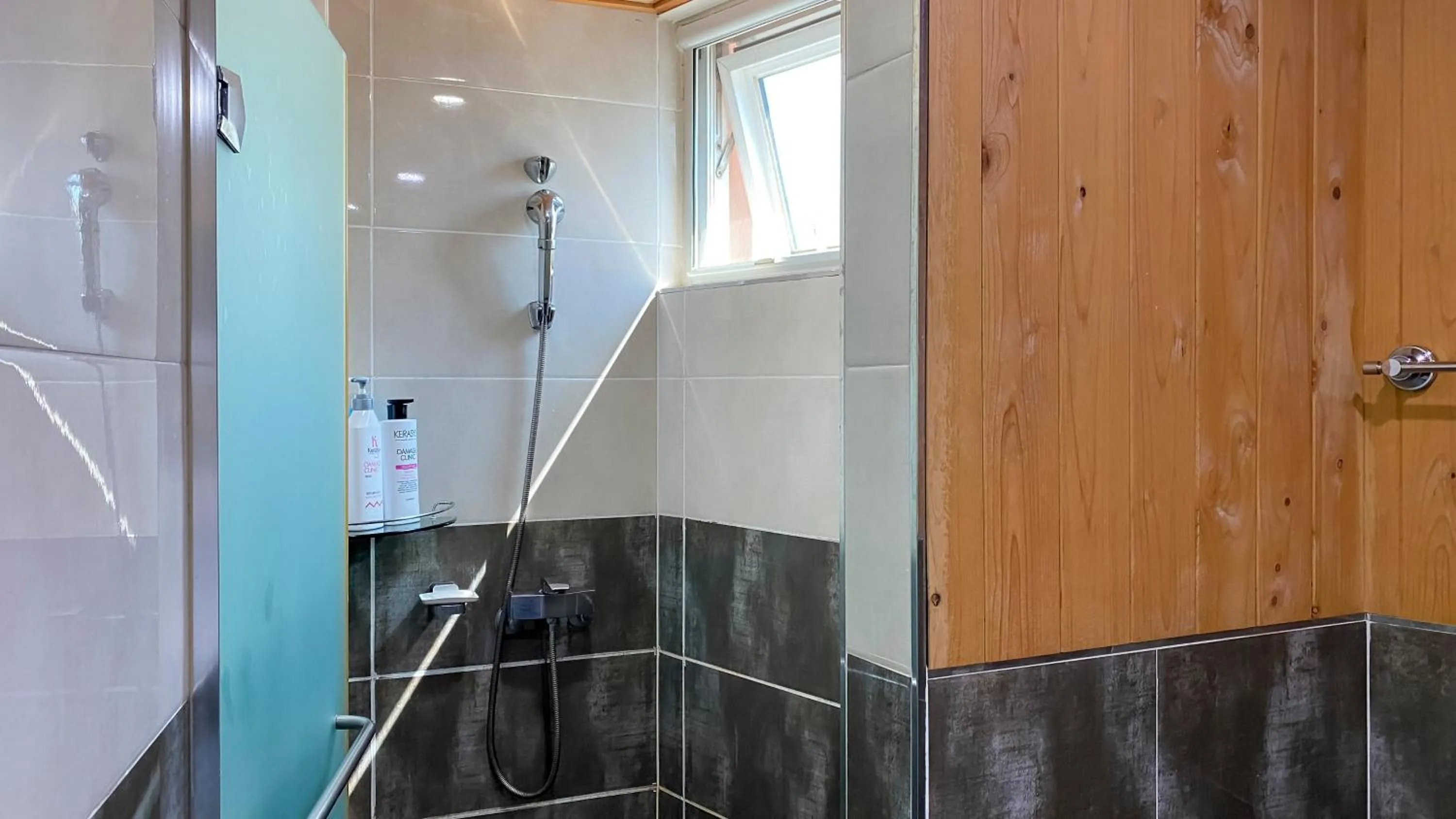Shower in Backpacker's Home