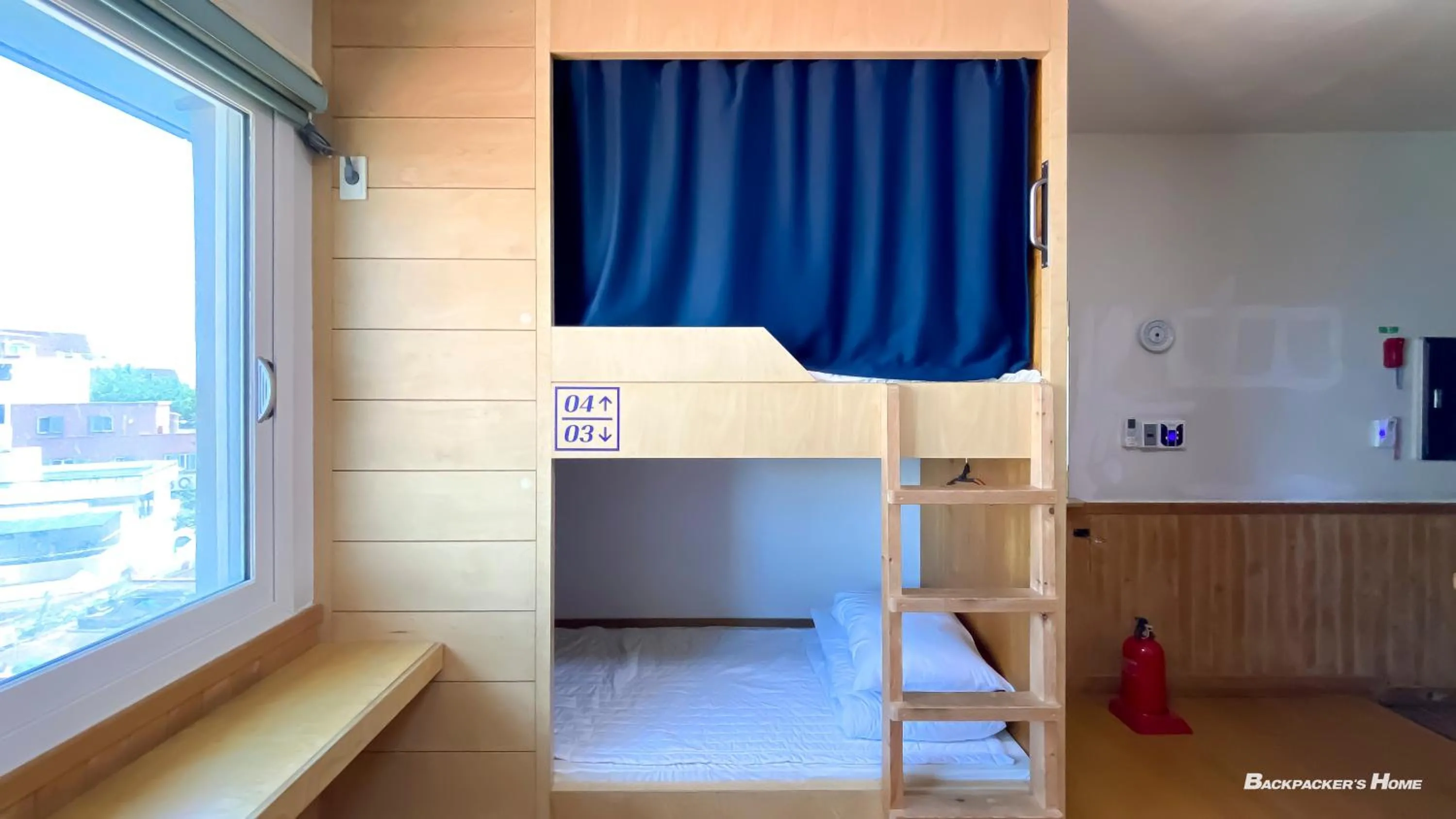 Bed in Backpacker's Home