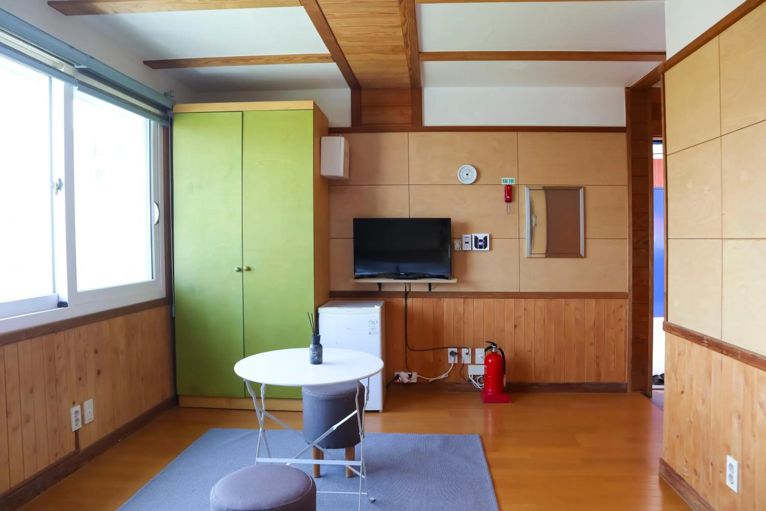Photo of the whole room in Backpacker's Home