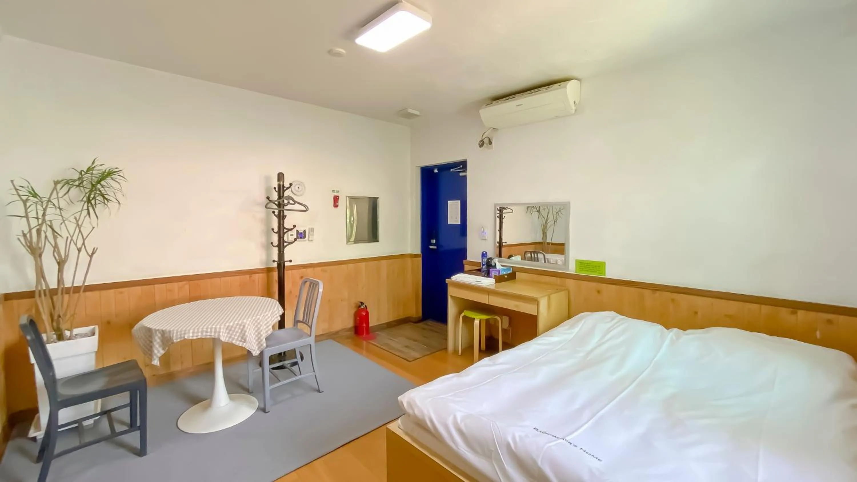 Bed in Backpacker's Home