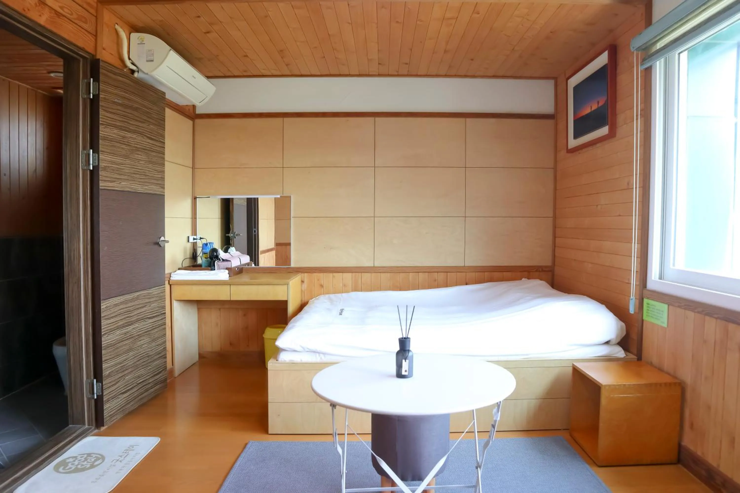 Bed in Backpacker's Home