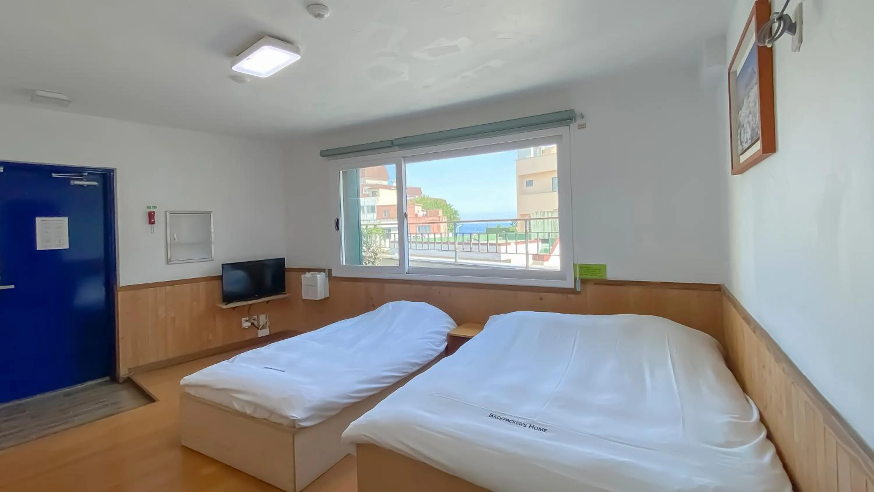 Bed in Backpacker's Home