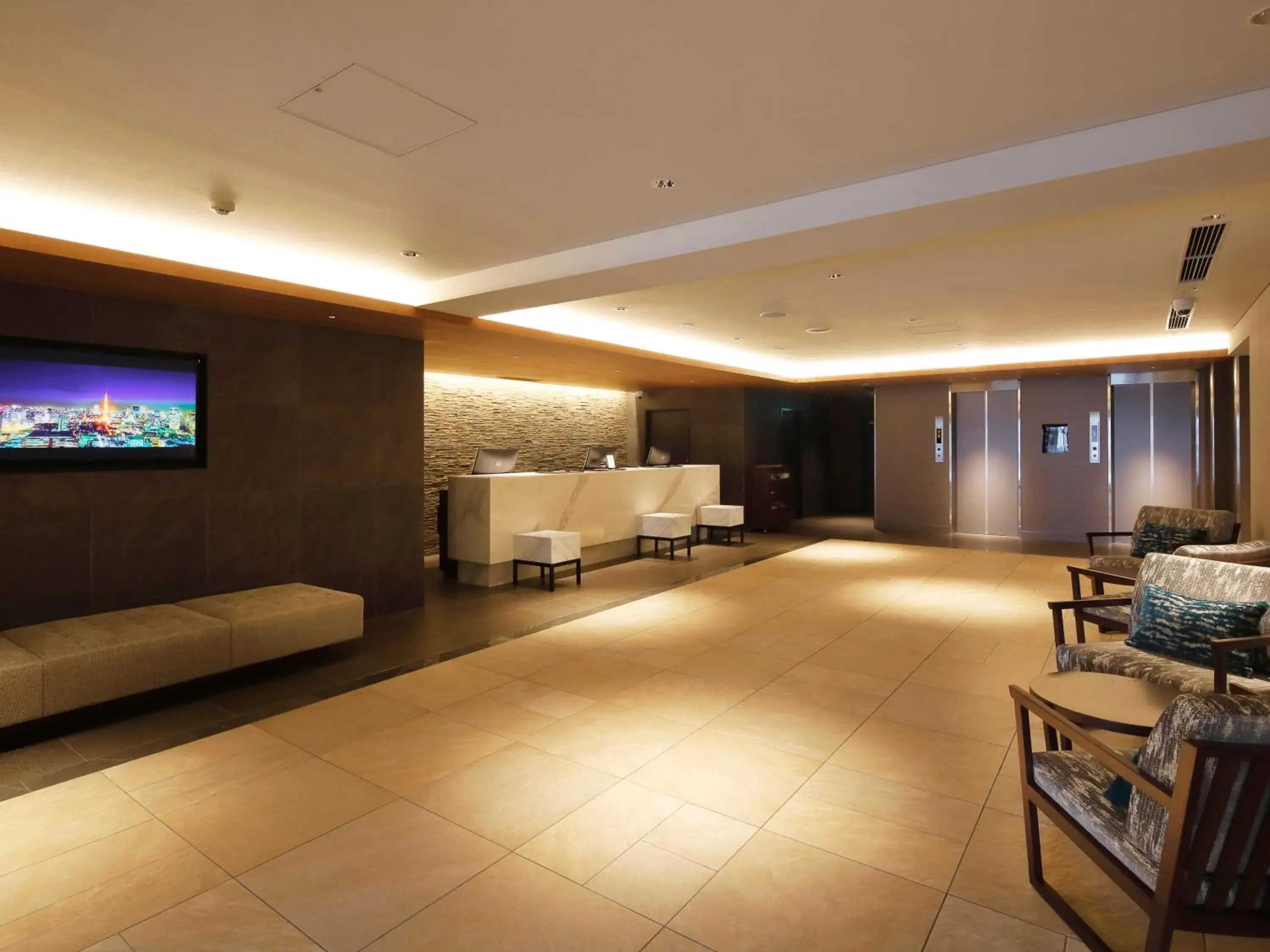 Lobby or reception in HOTEL MYSTAYS Sapporo Susukino Lobby or reception in HOTEL MYSTAYS Sapporo Susukino