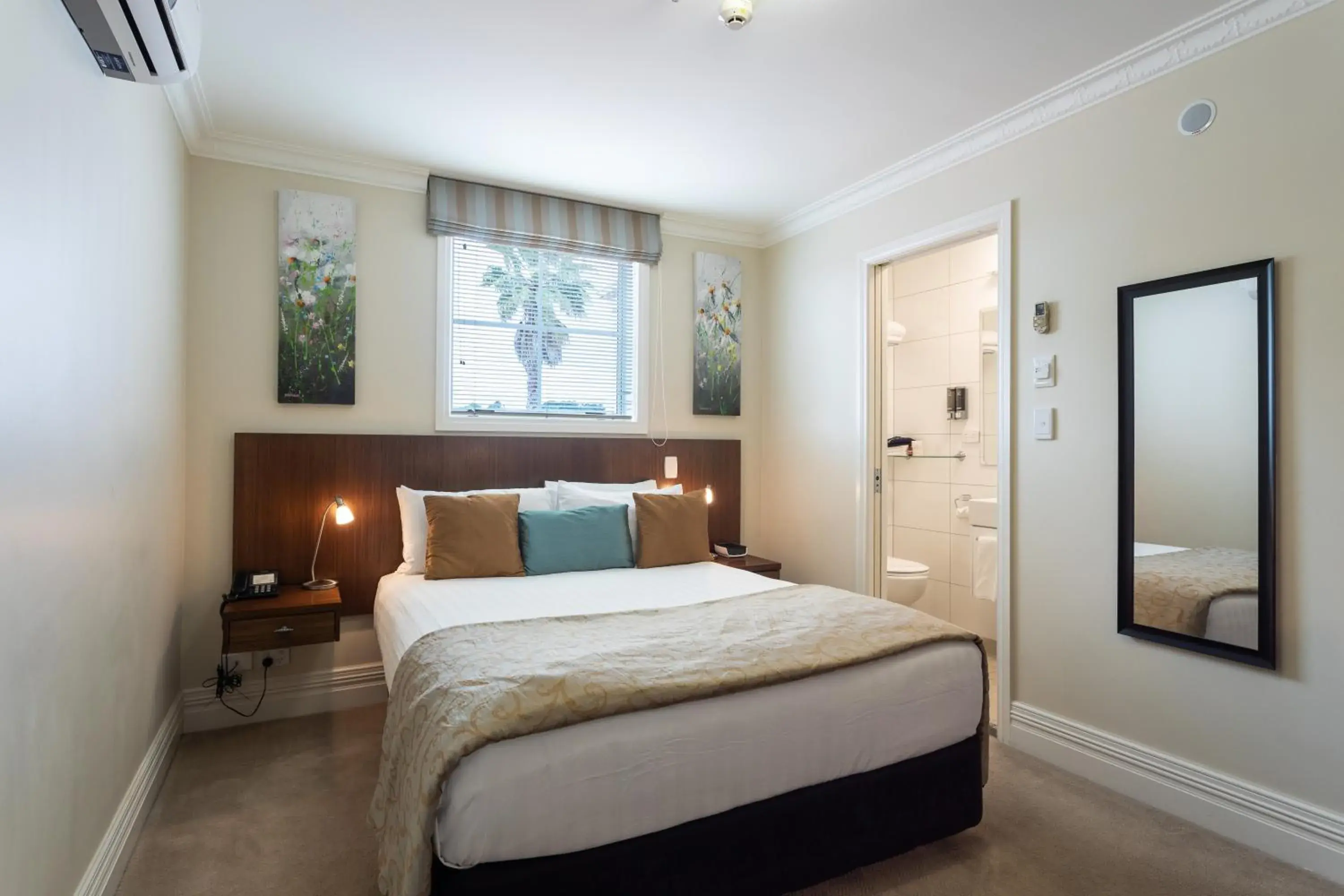 Executive Queen Room in Tuakau Hotel Executive Queen Room in Tuakau Hotel