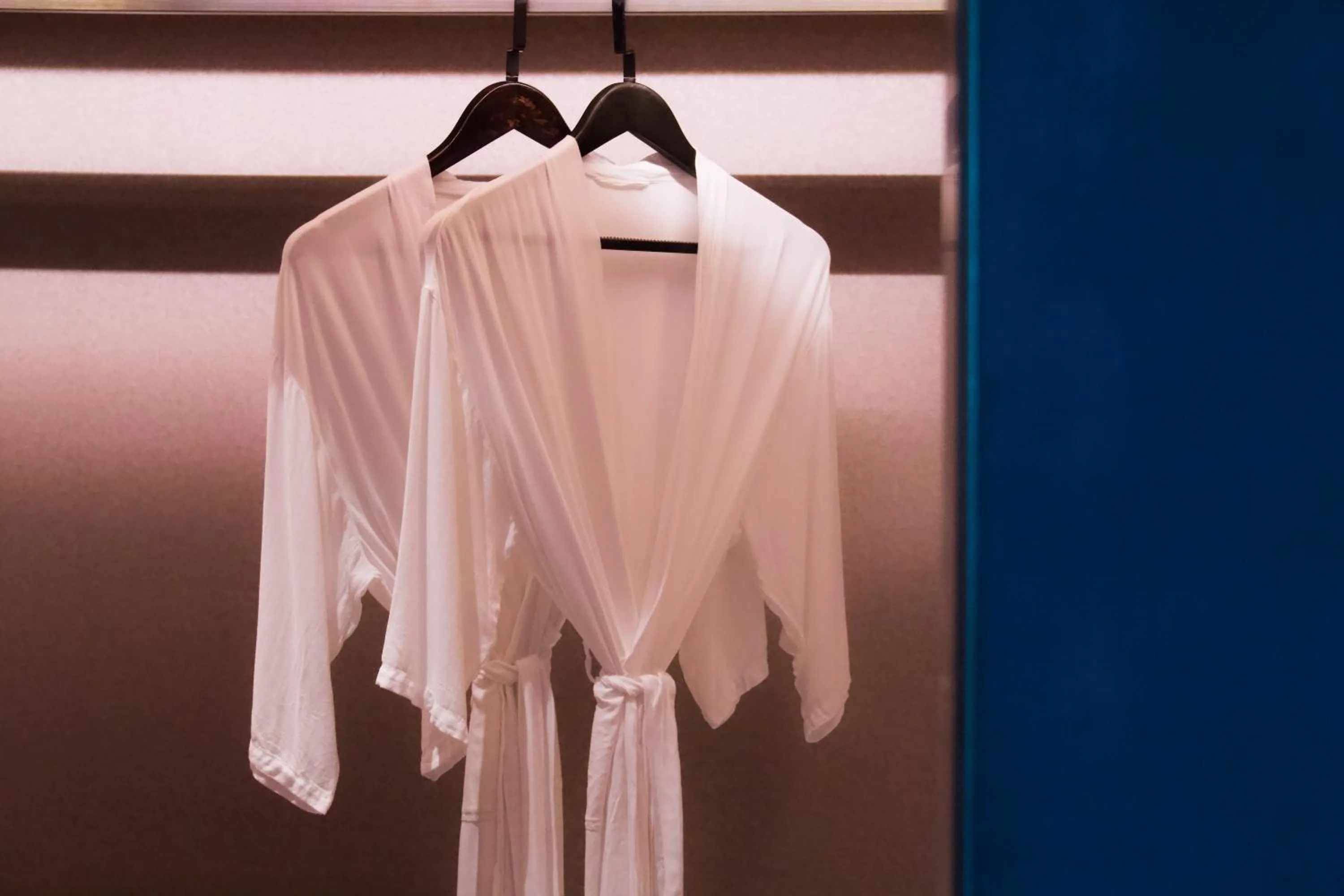 wardrobe in Guanyin Yiyuntai Hotel Chengdu