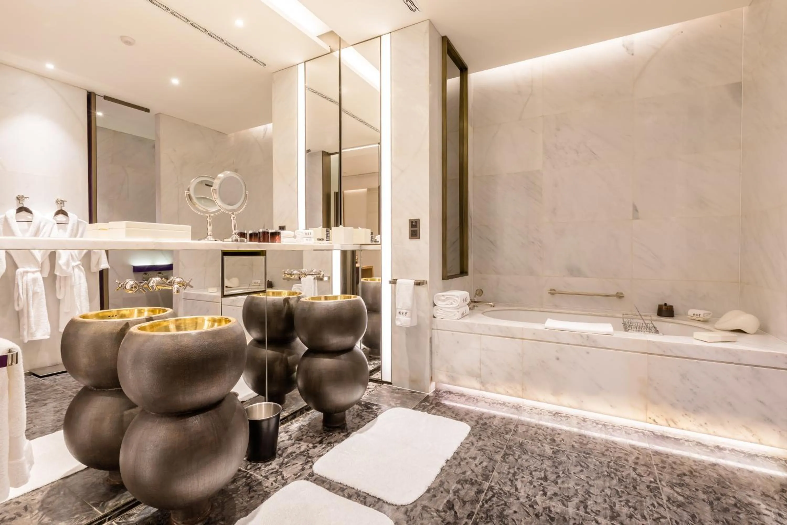 Bathroom in Guanyin Yiyuntai Hotel Chengdu